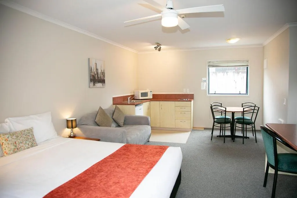 Bed in Bella Vista Motel Hamilton