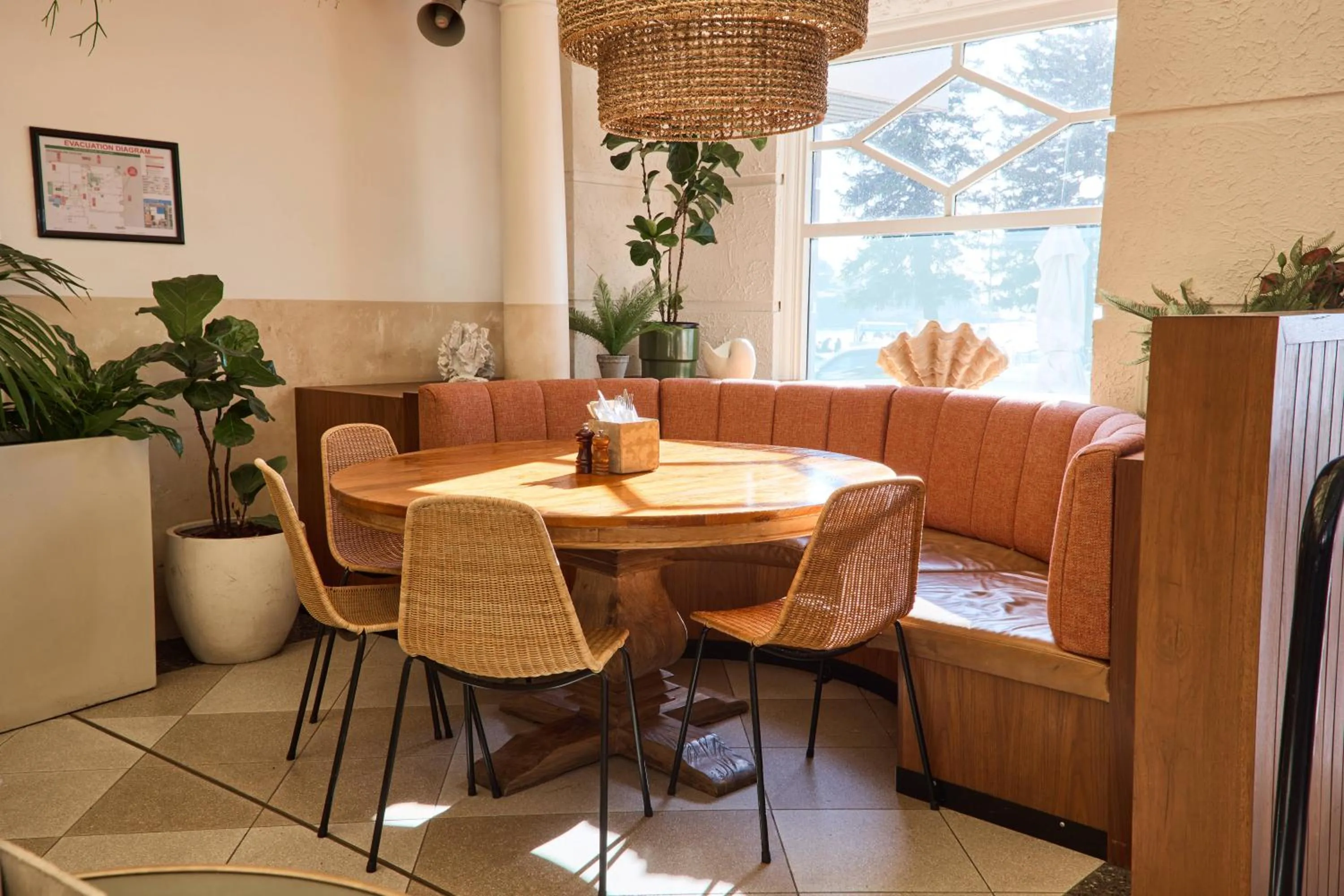 Restaurant/places to eat in Coogee Bay Boutique Hotel