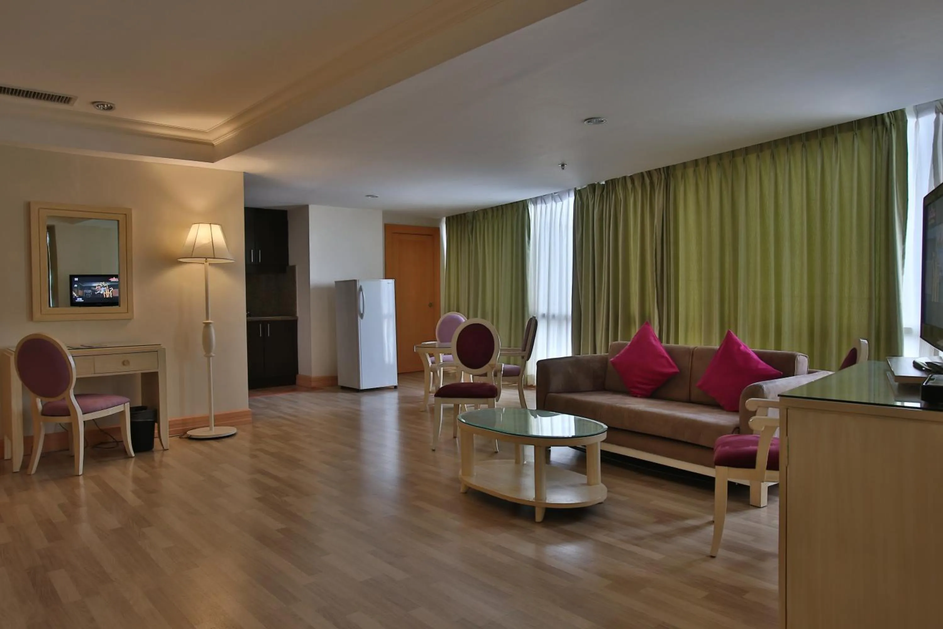 Decorative detail in Crown Regency Hotel & Towers