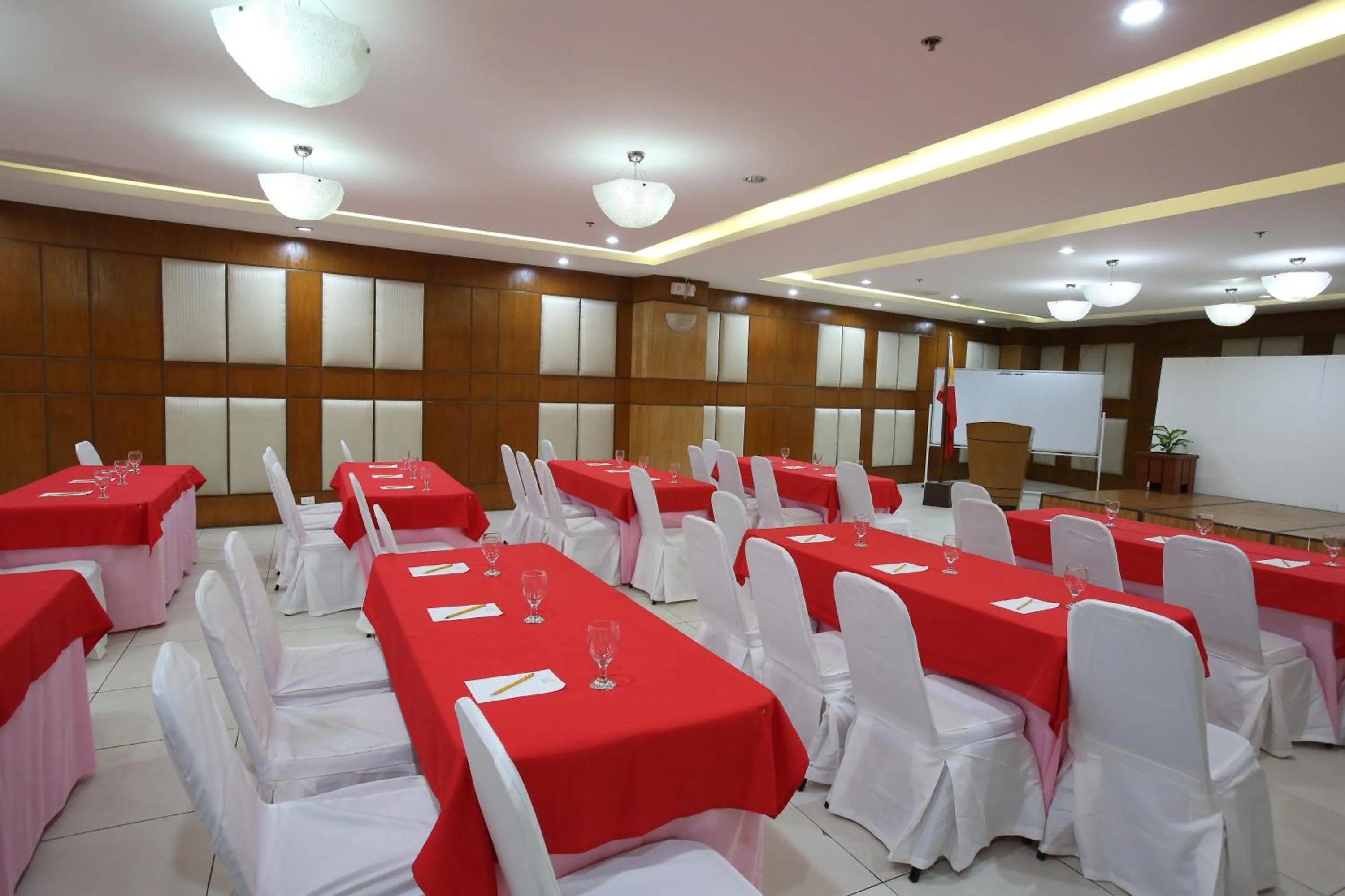 Banquet/Function facilities in Crown Regency Hotel & Towers
