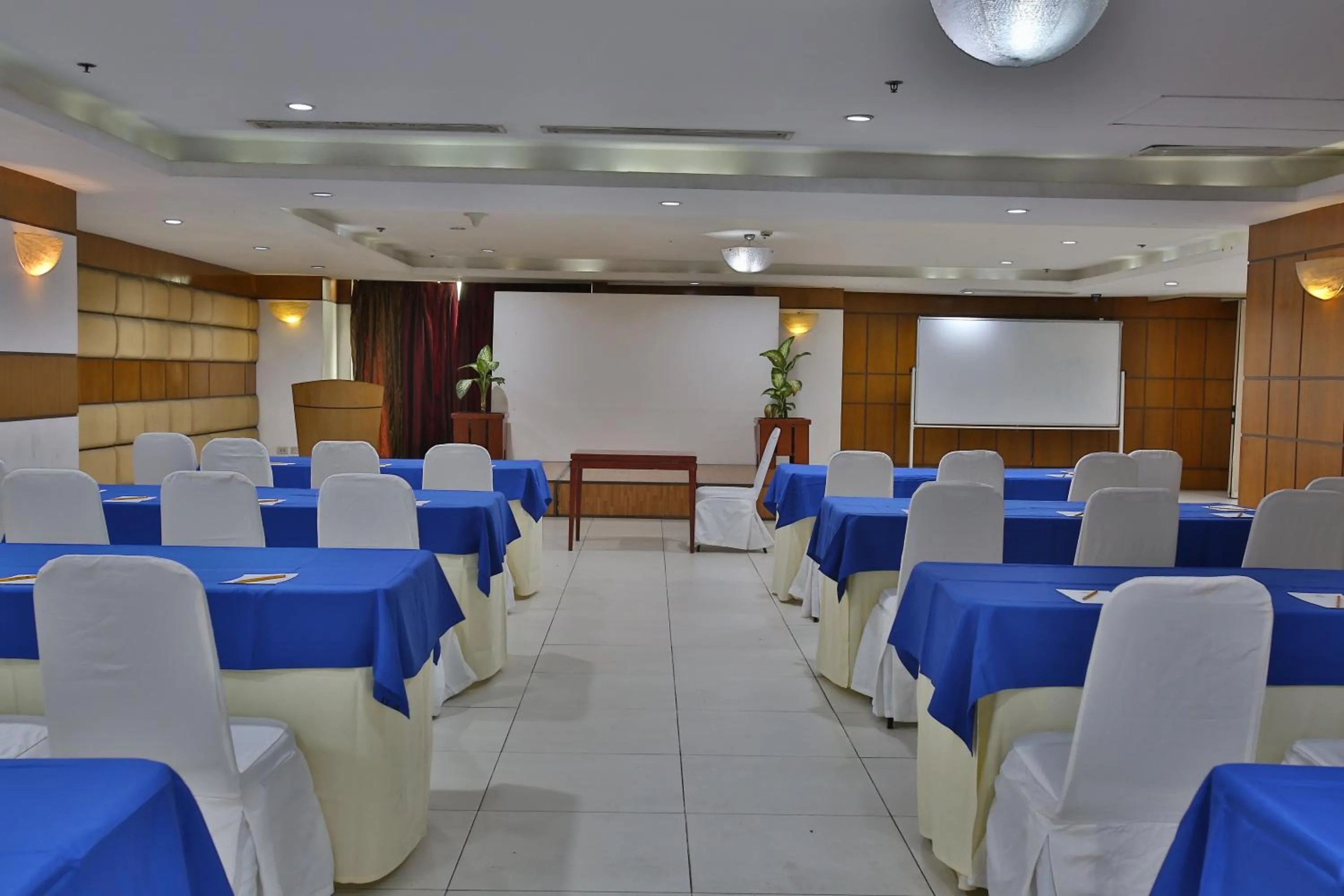 Banquet/Function facilities in Crown Regency Hotel & Towers