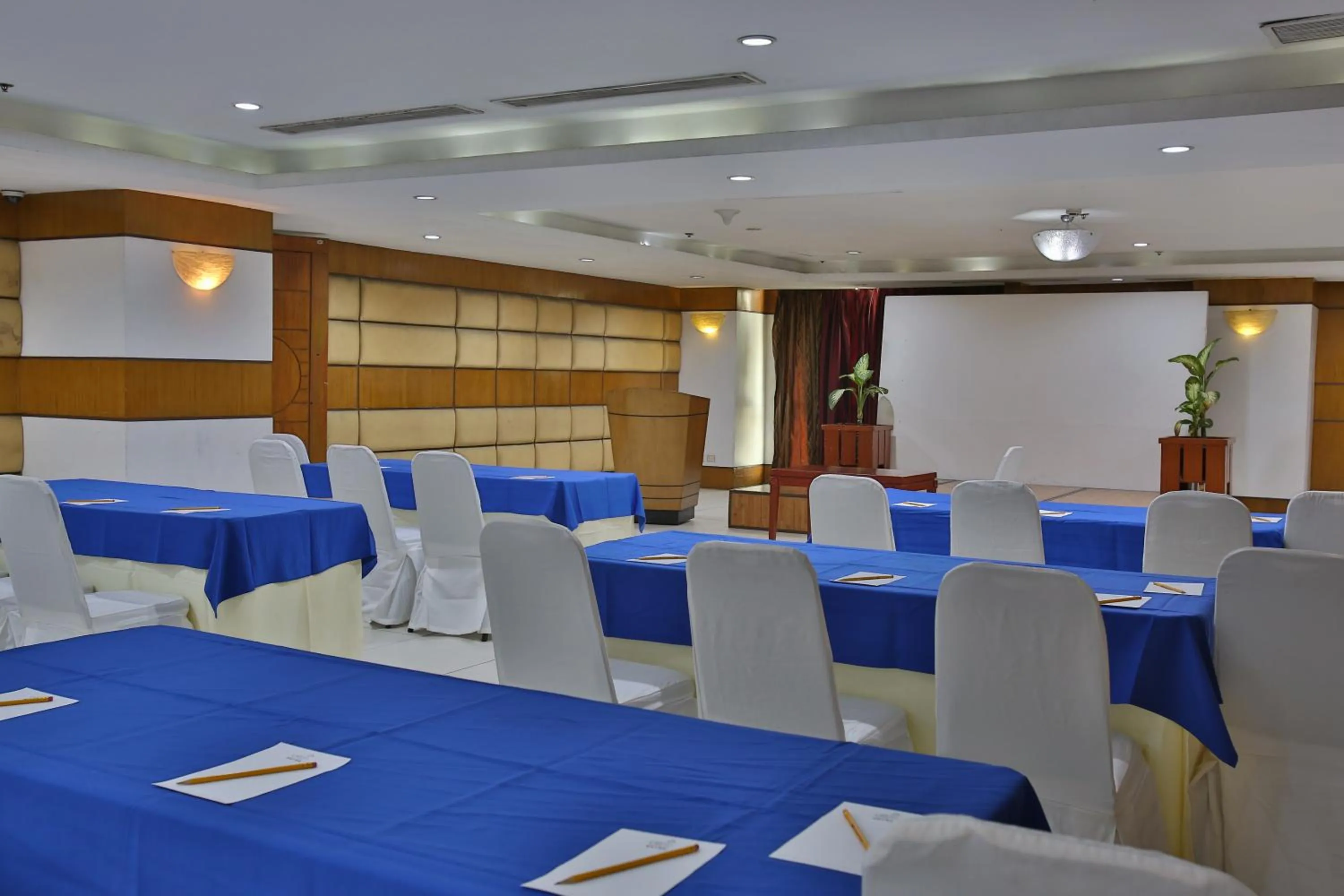 Banquet/Function facilities in Crown Regency Hotel & Towers