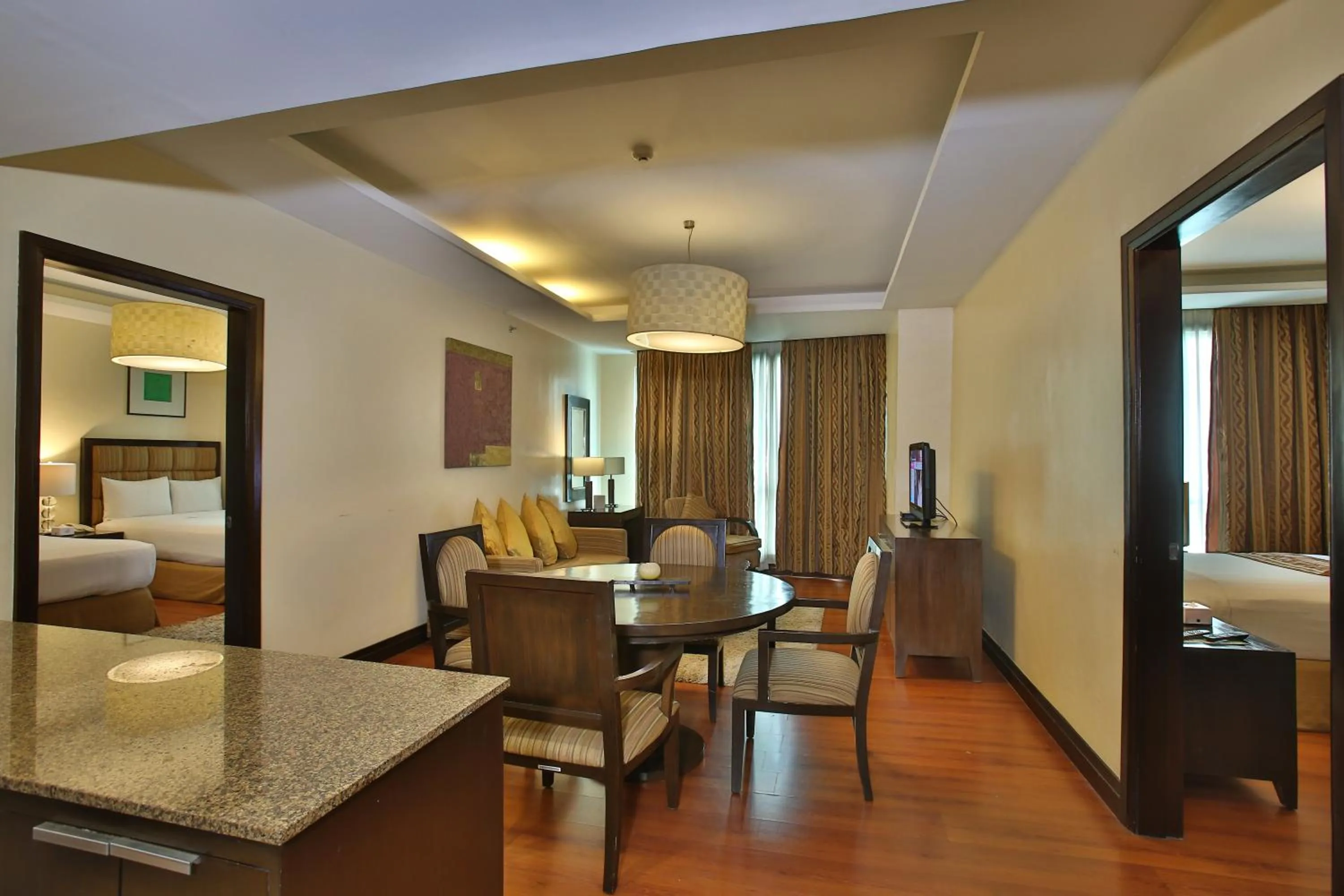 Living room in Crown Regency Hotel & Towers