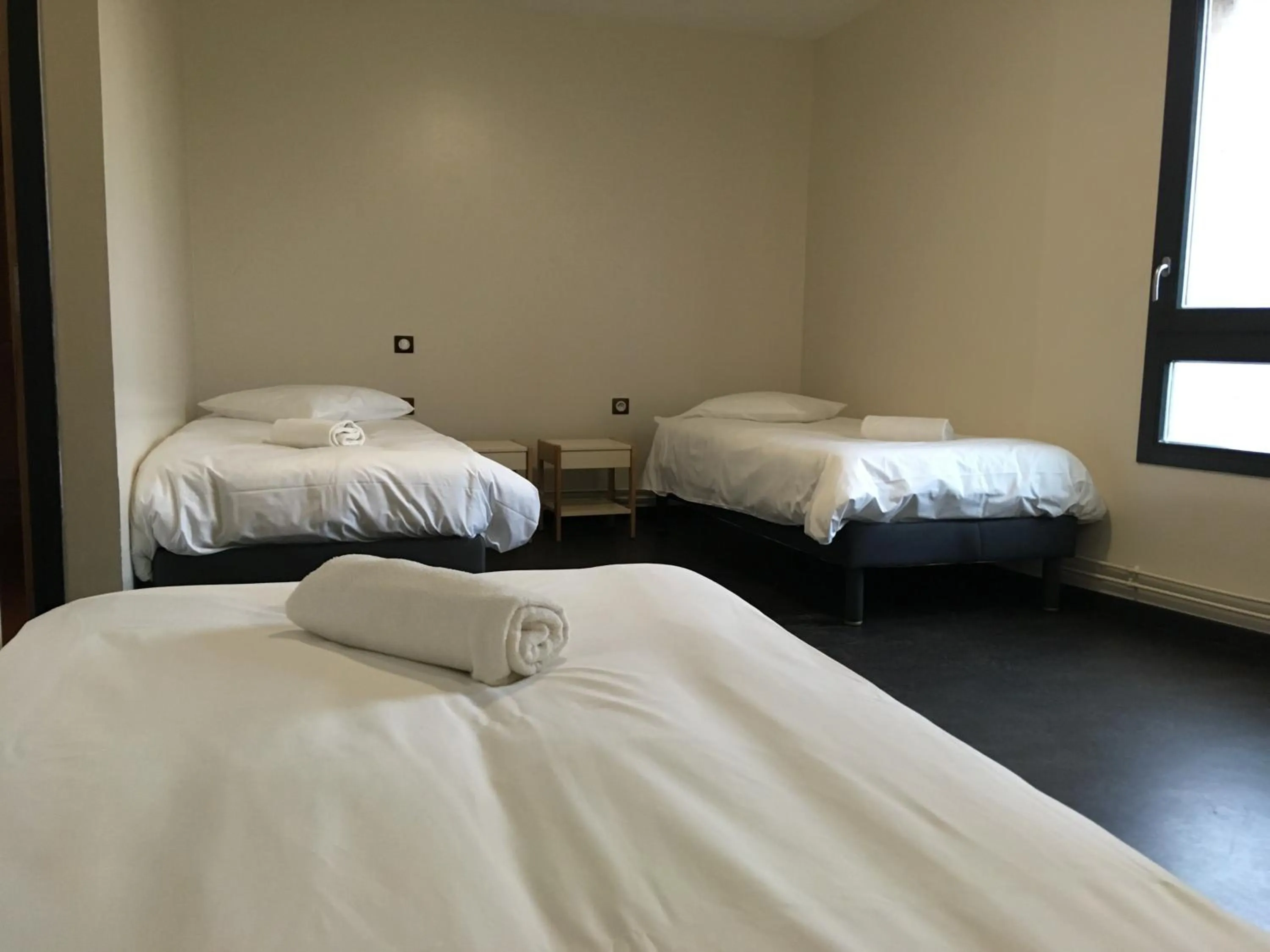 Bedroom, Bed in Auberge de jeunesse L'Escale