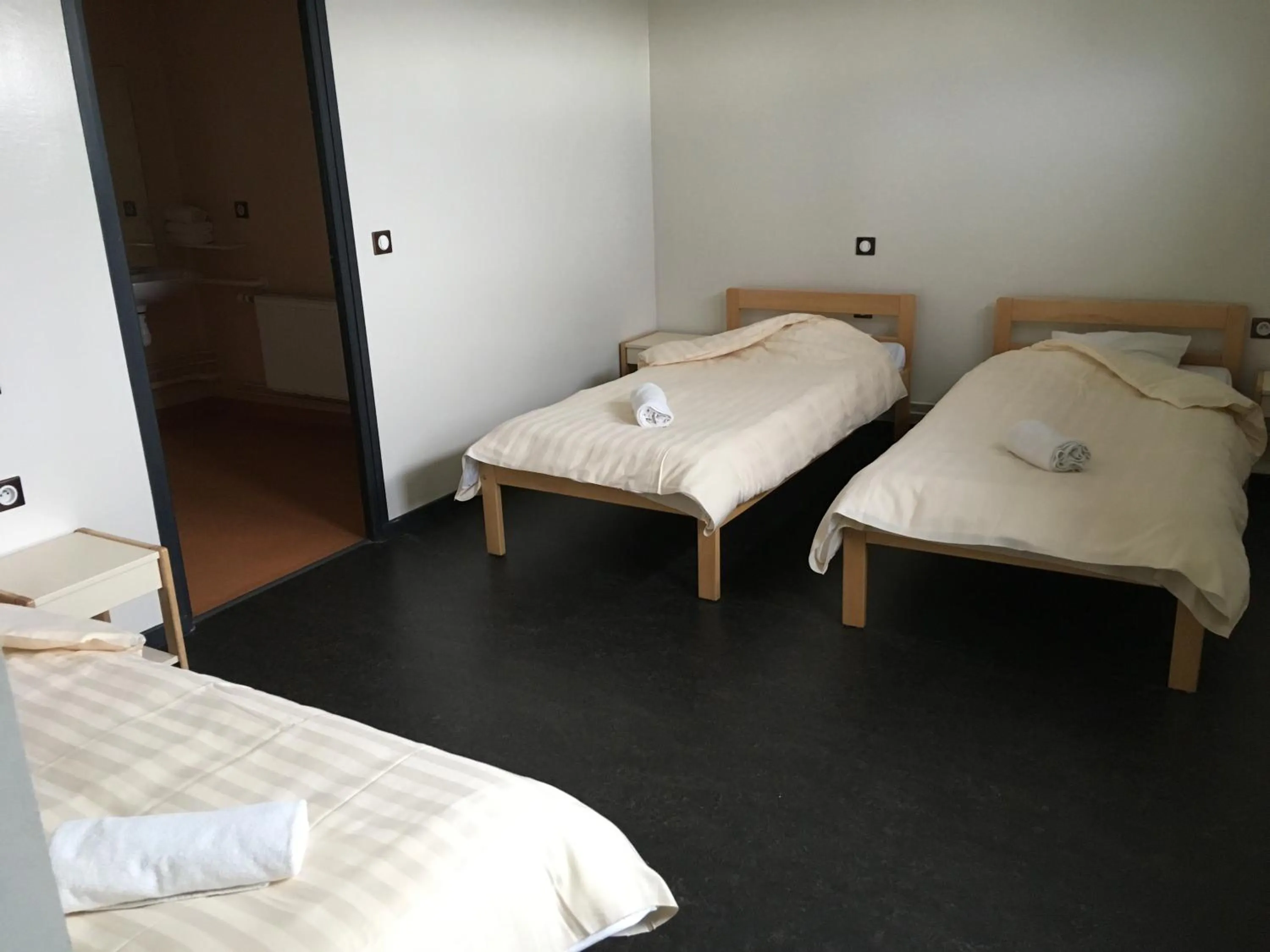 Bedroom, Bed in Auberge de jeunesse L'Escale