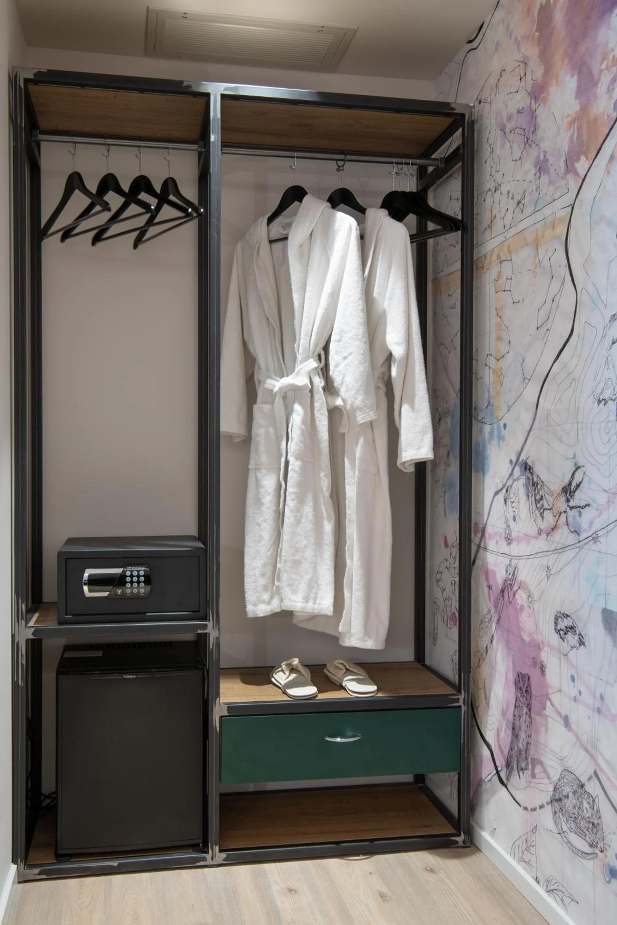 wardrobe in Catignano Hotel