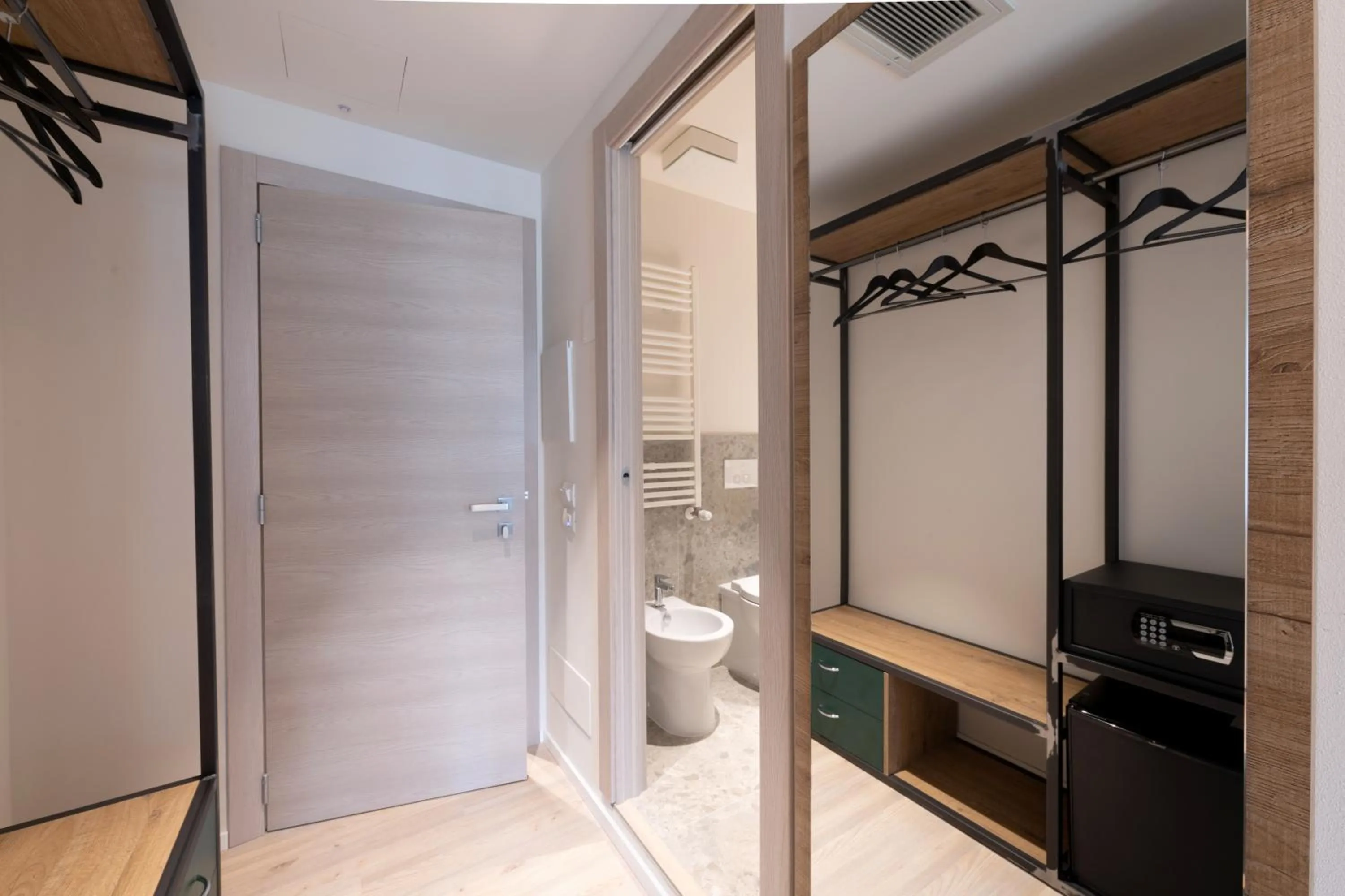 TV and multimedia in Catignano Hotel