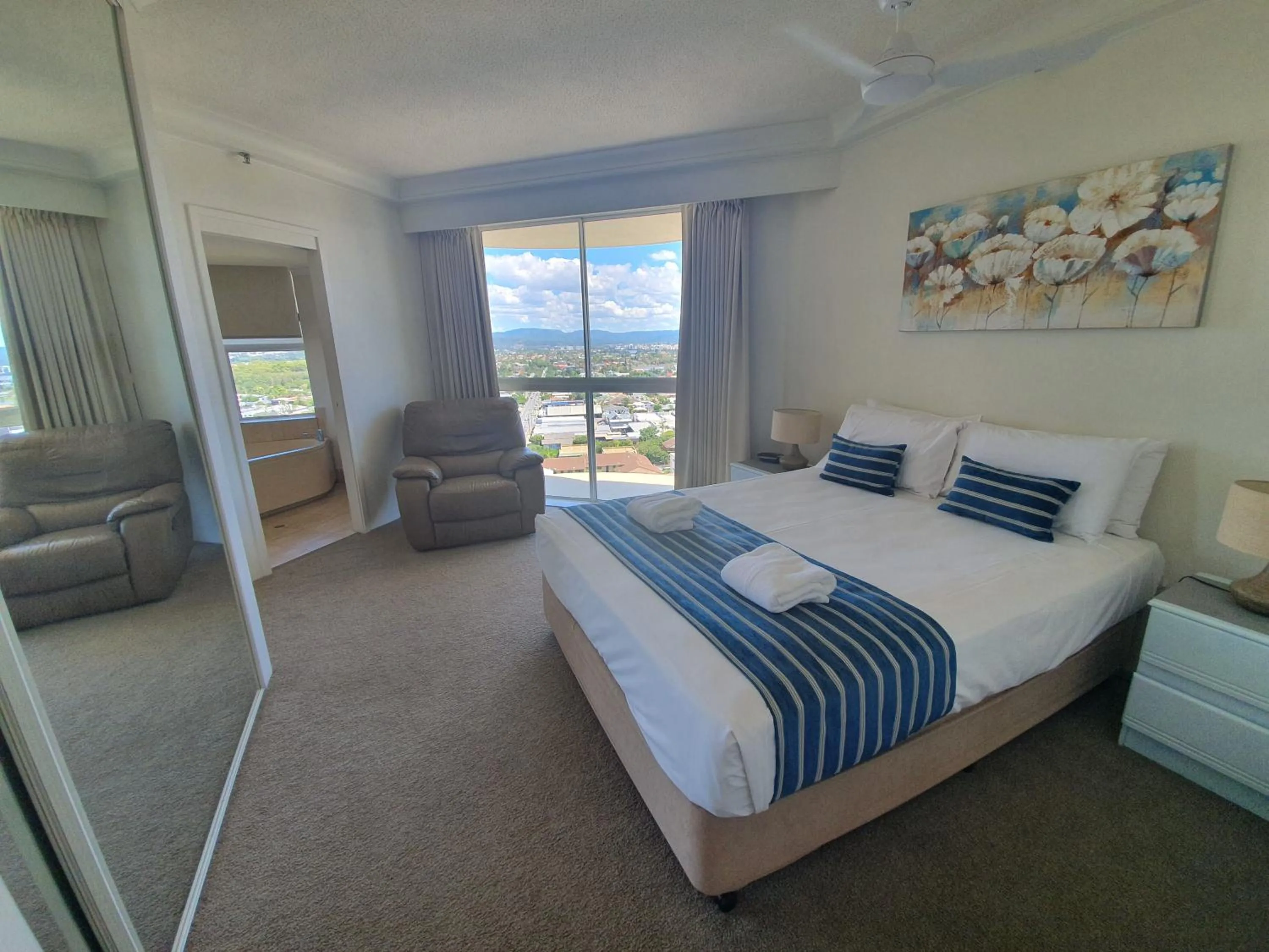 Bedroom, Bed in Burleigh Surf Apartments