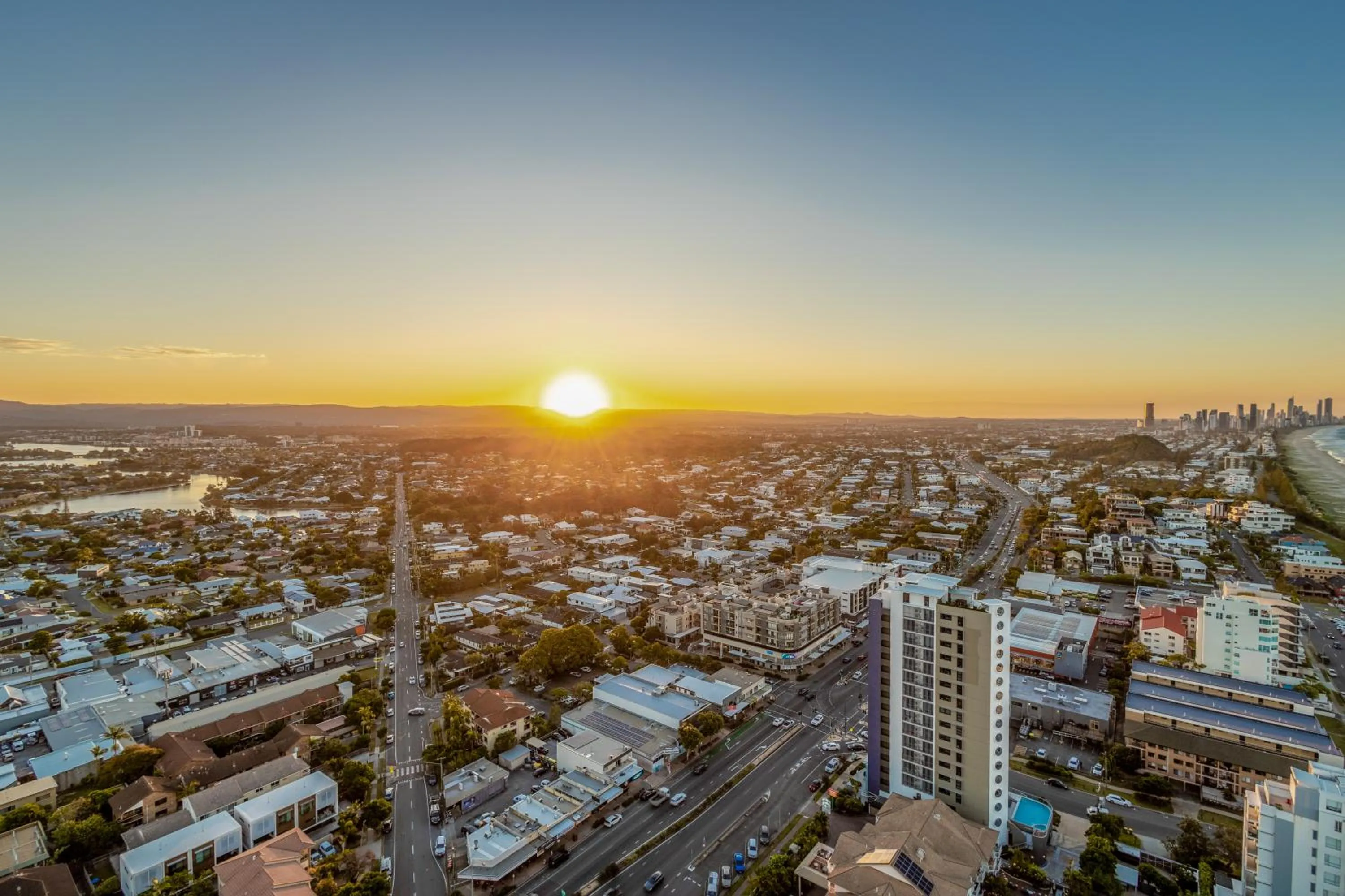 Day in Burleigh Surf Apartments