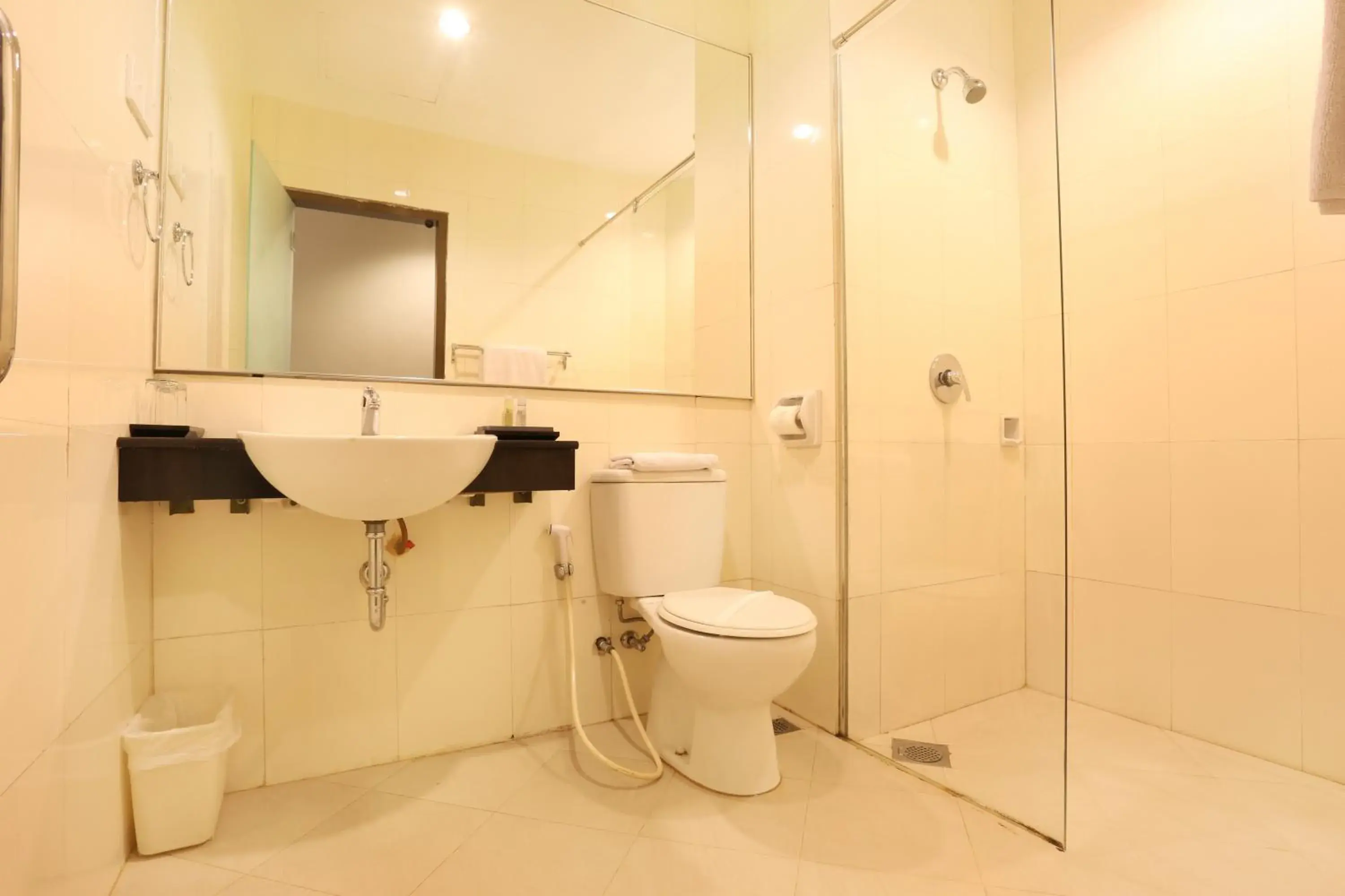 Standard Double Room in Triniti Hotel Batam Standard Double Room in Triniti Hotel Batam