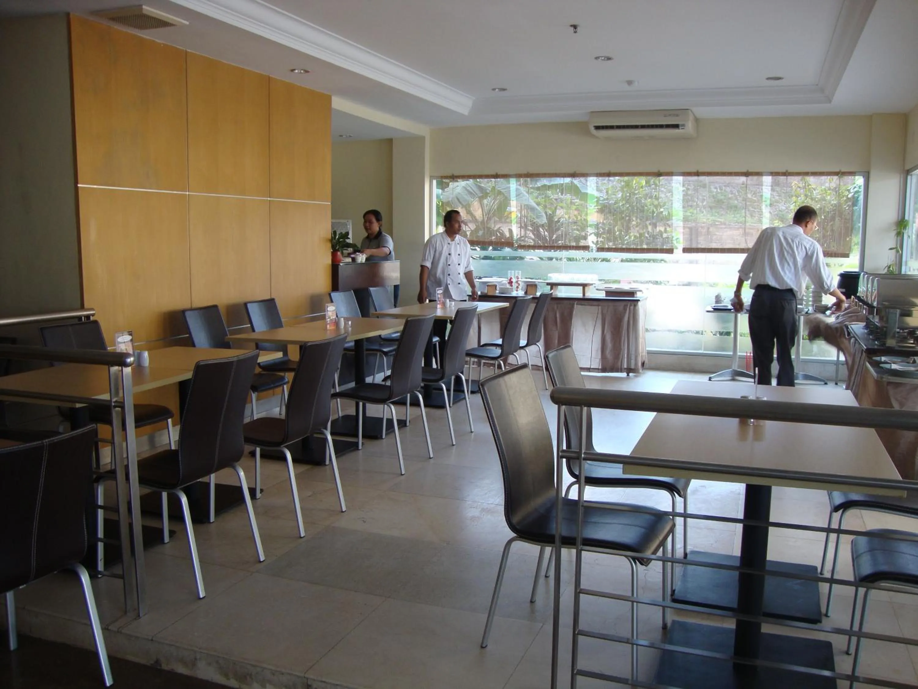 Restaurant/places to eat in Triniti Hotel Batam