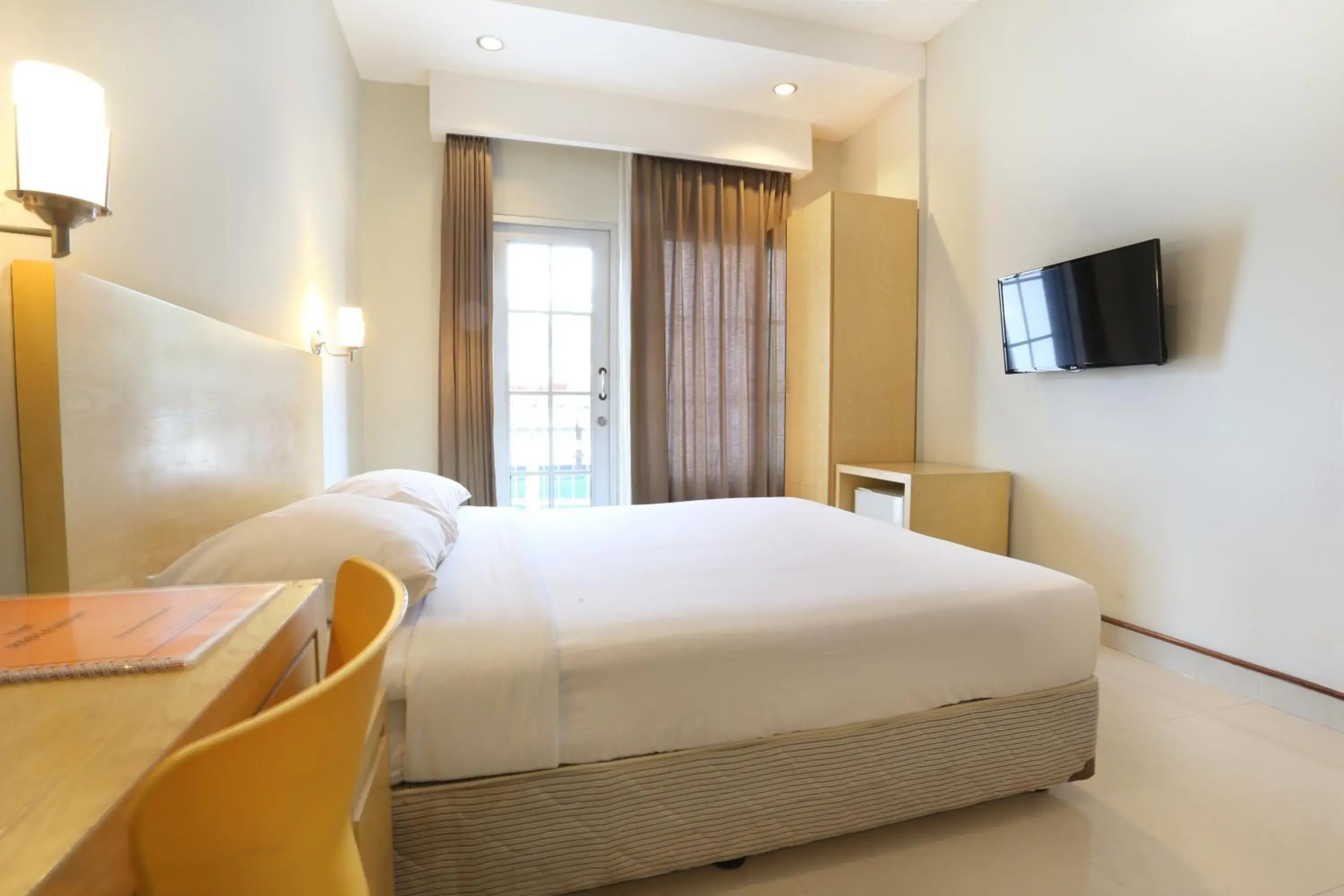 Deluxe Double or Twin Room in Triniti Hotel Batam Deluxe Double or Twin Room in Triniti Hotel Batam