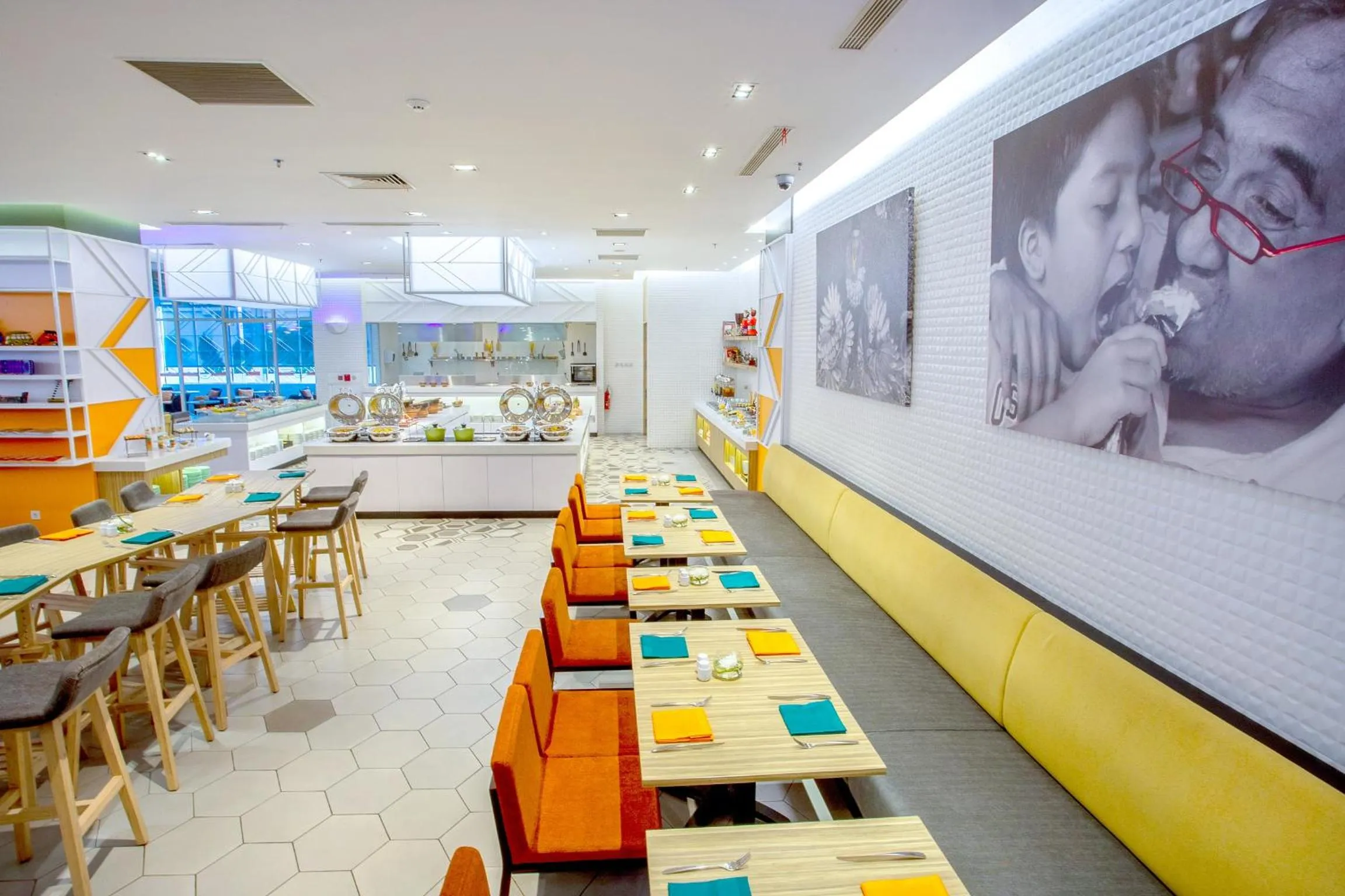 Restaurant/places to eat in HARRIS Hotel and Conventions Kelapa Gading Jakarta