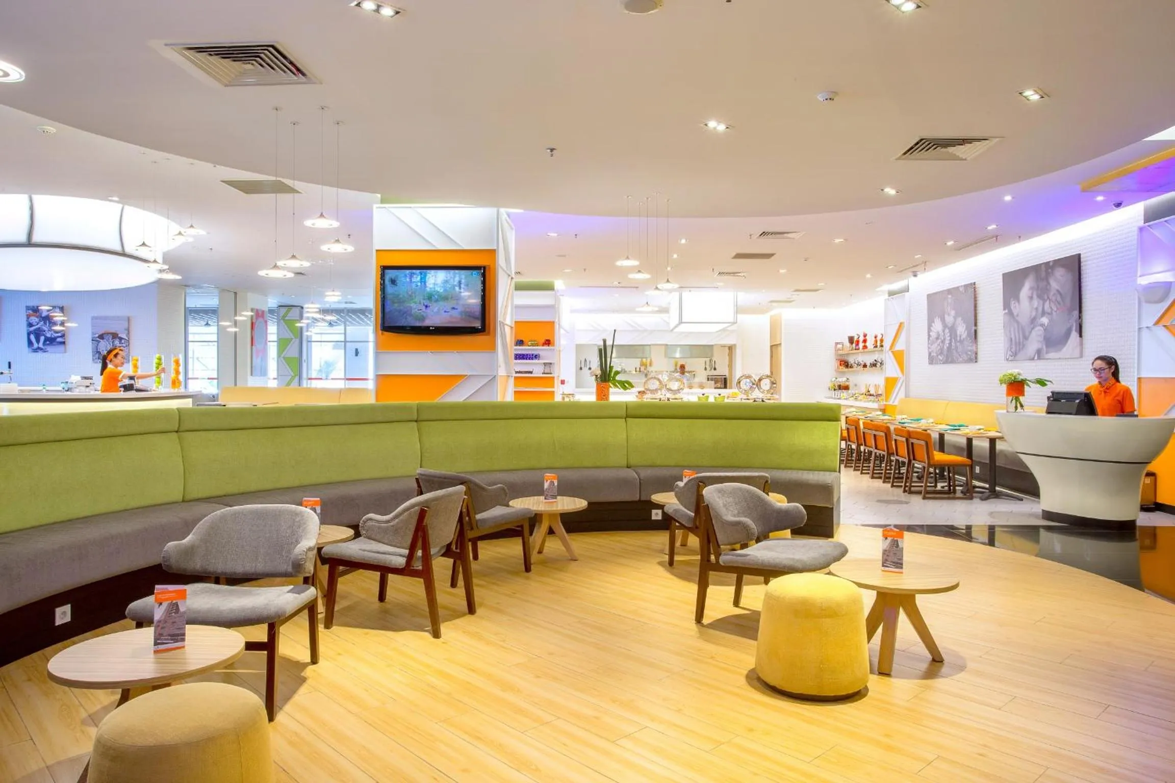 Restaurant/places to eat in HARRIS Hotel and Conventions Kelapa Gading Jakarta