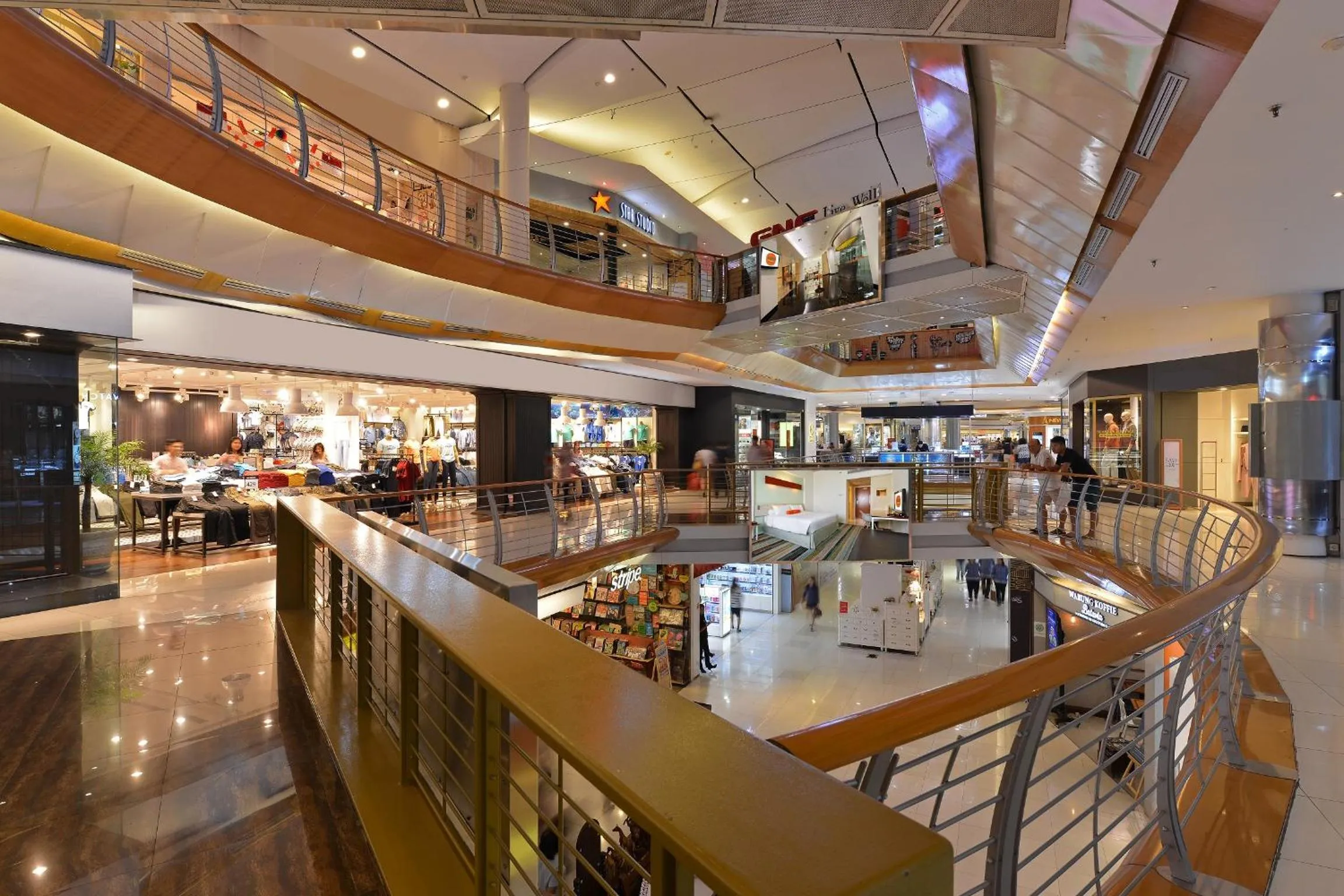 Restaurant/places to eat in HARRIS Hotel and Conventions Kelapa Gading Jakarta