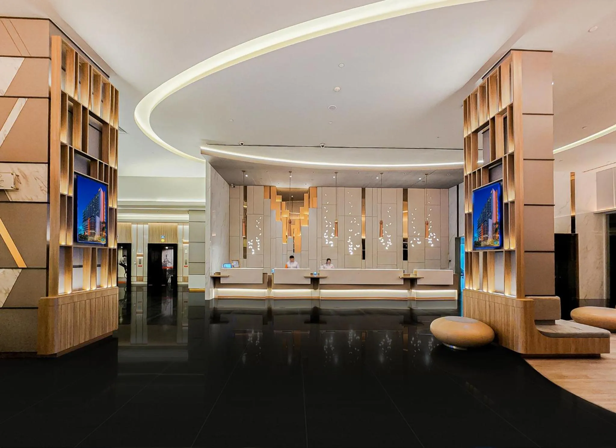 Lobby or reception in HARRIS Hotel and Conventions Kelapa Gading Jakarta