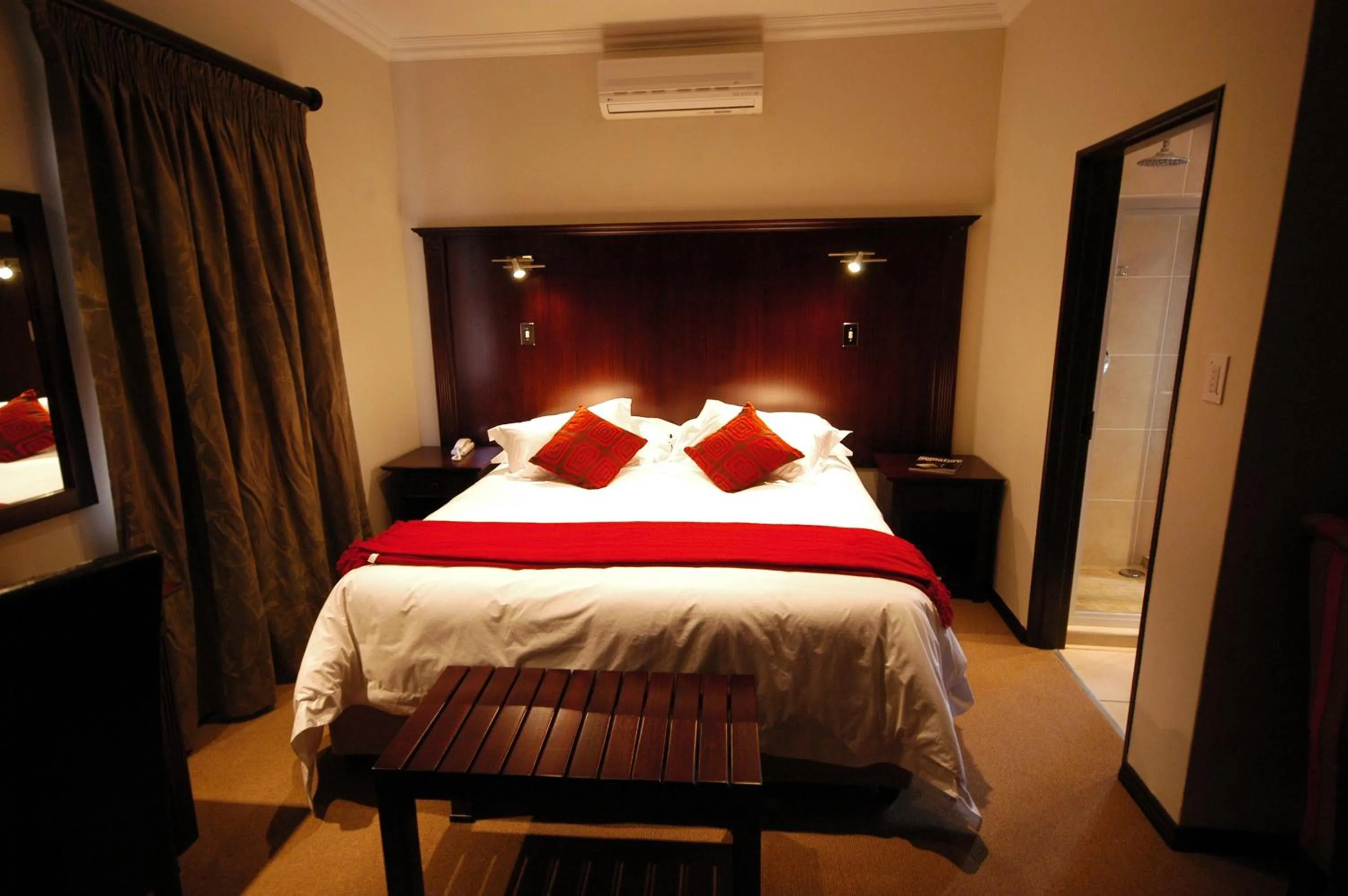 Bedroom, Bed in Heidelberg Kloof Lodge