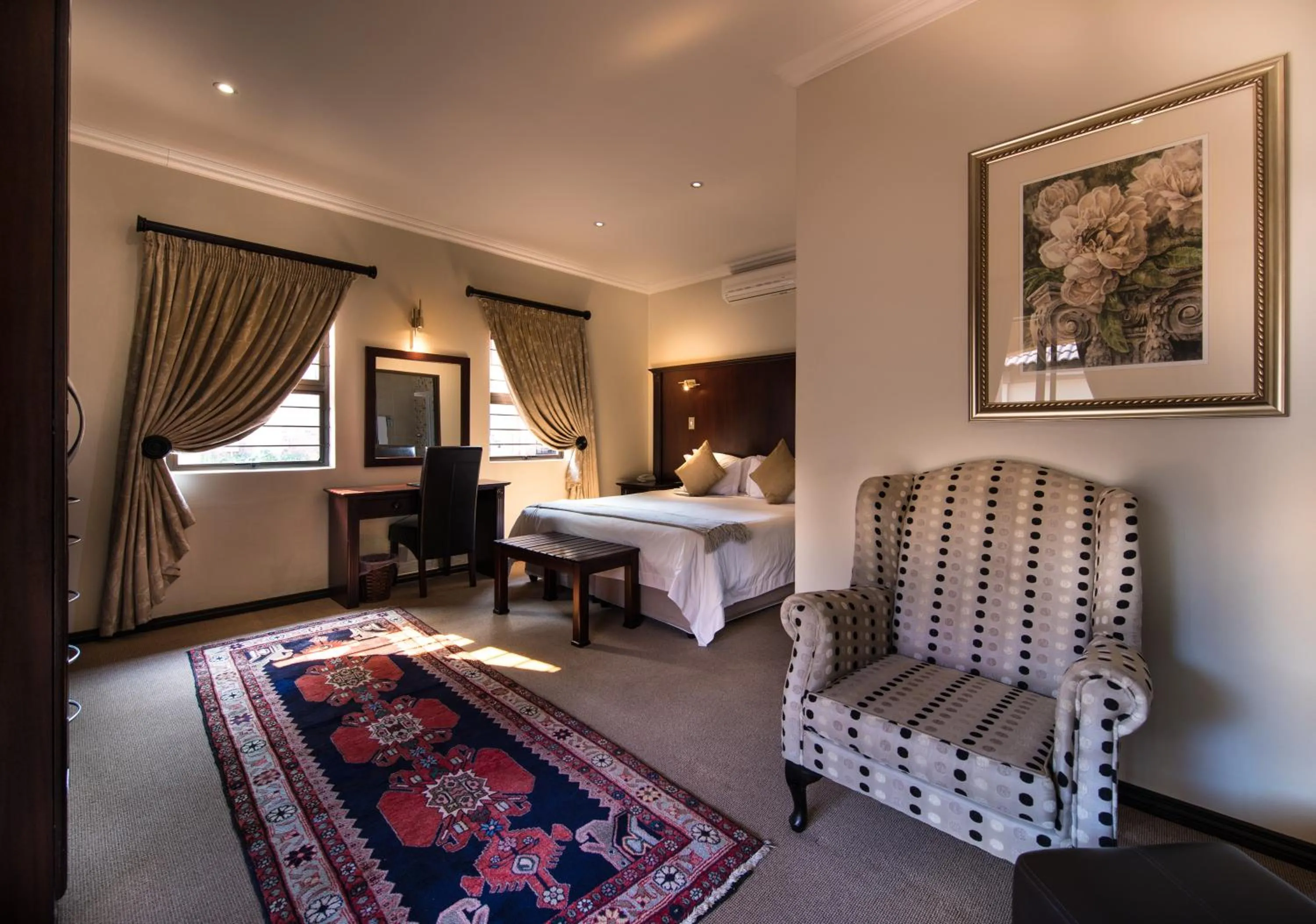 Photo of the whole room, Bed in Heidelberg Kloof Lodge