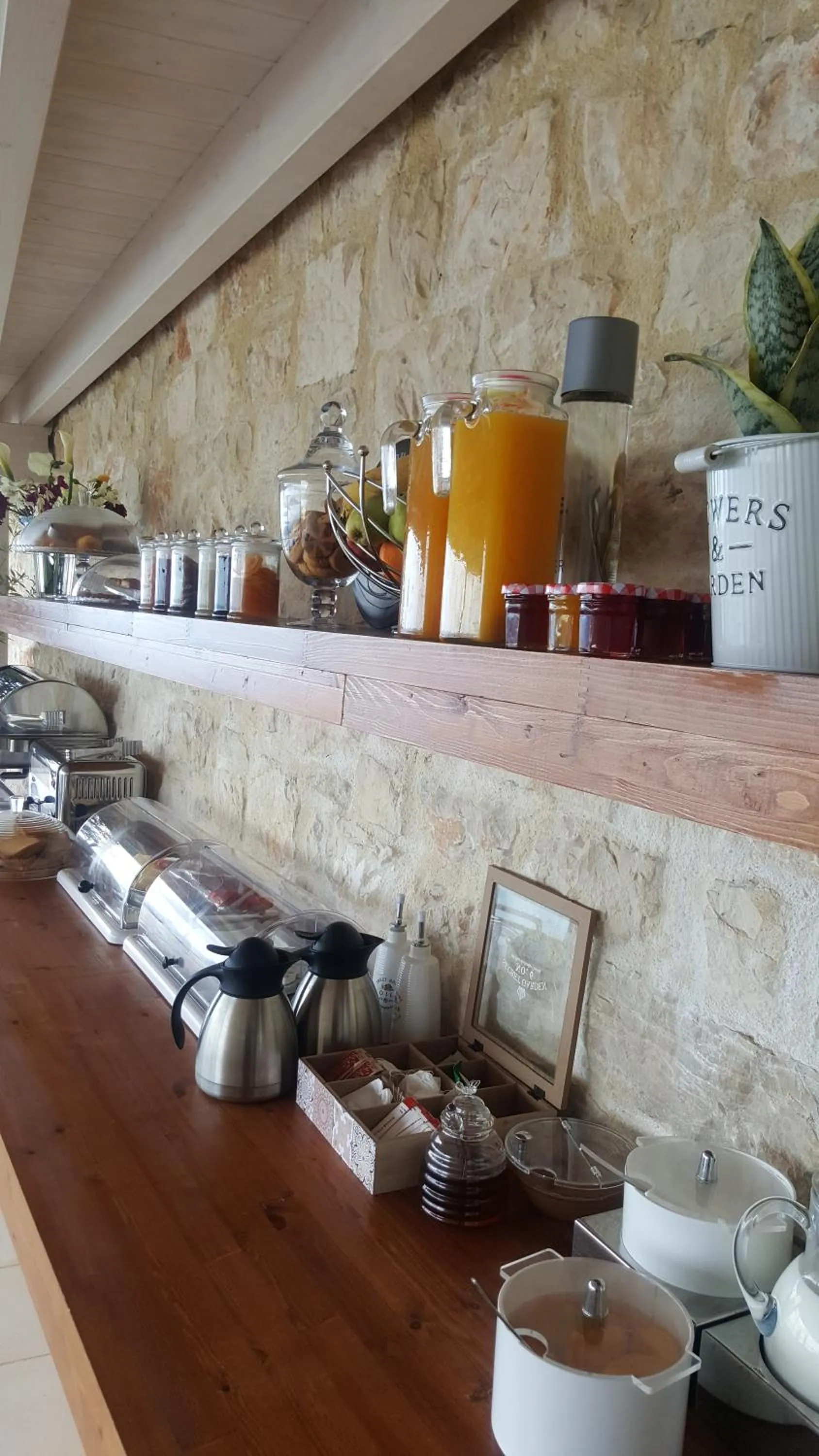 Restaurant/places to eat in Petani Resort