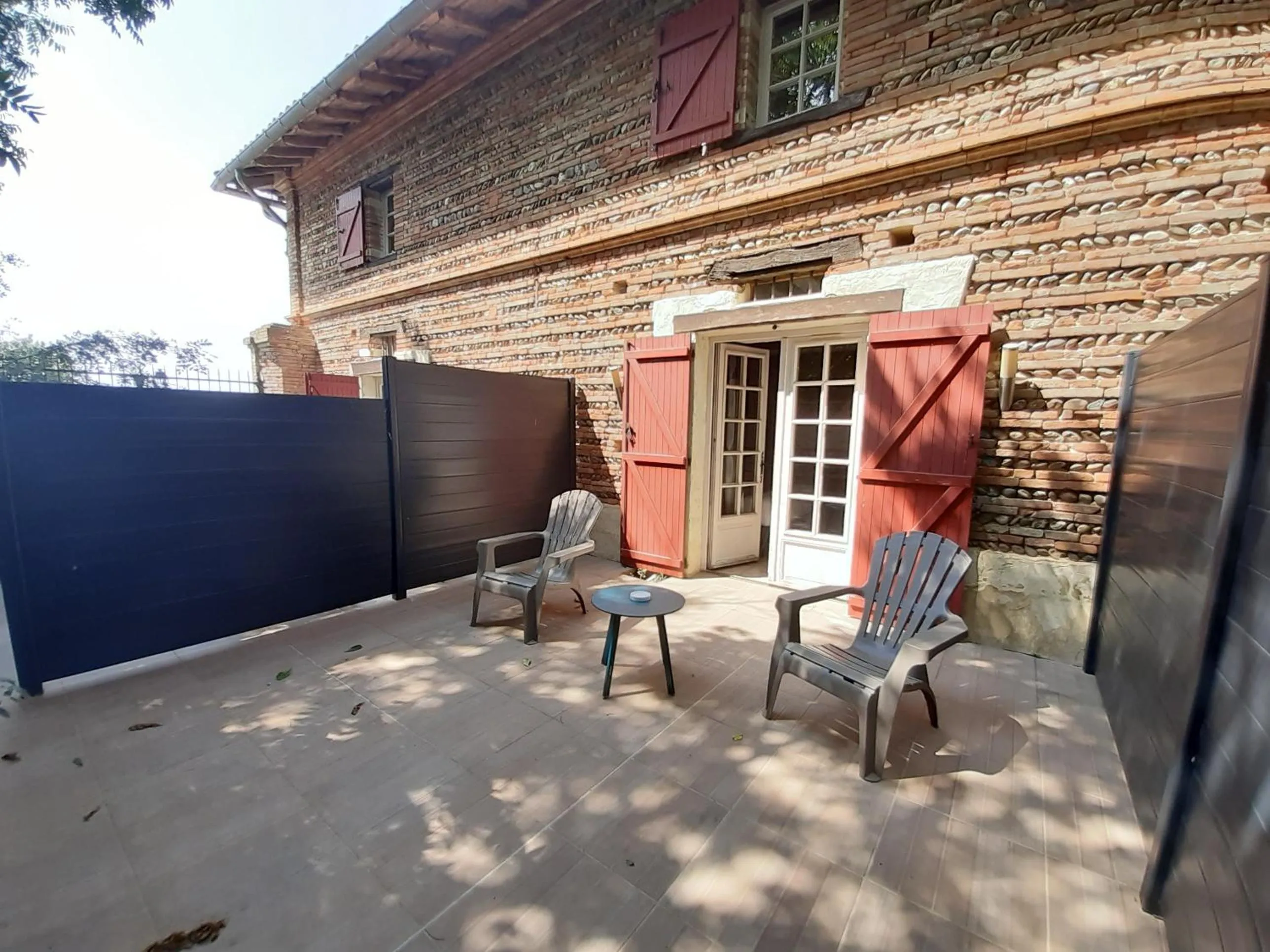 Patio in Logis Domaine de Peyrolade