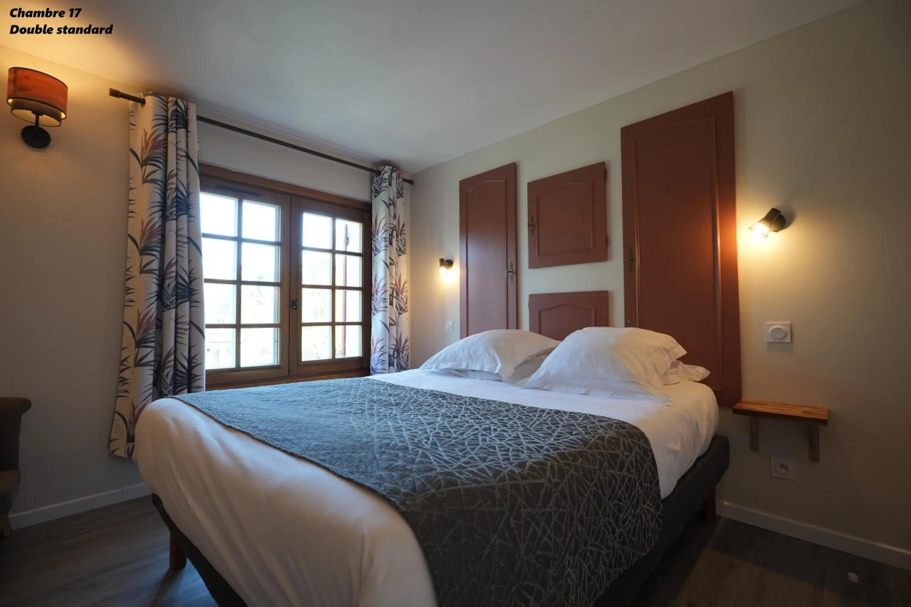 Bed in Logis Domaine de Peyrolade