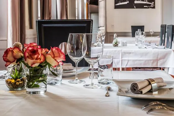 Restaurant/places to eat in Logis Domaine de Peyrolade