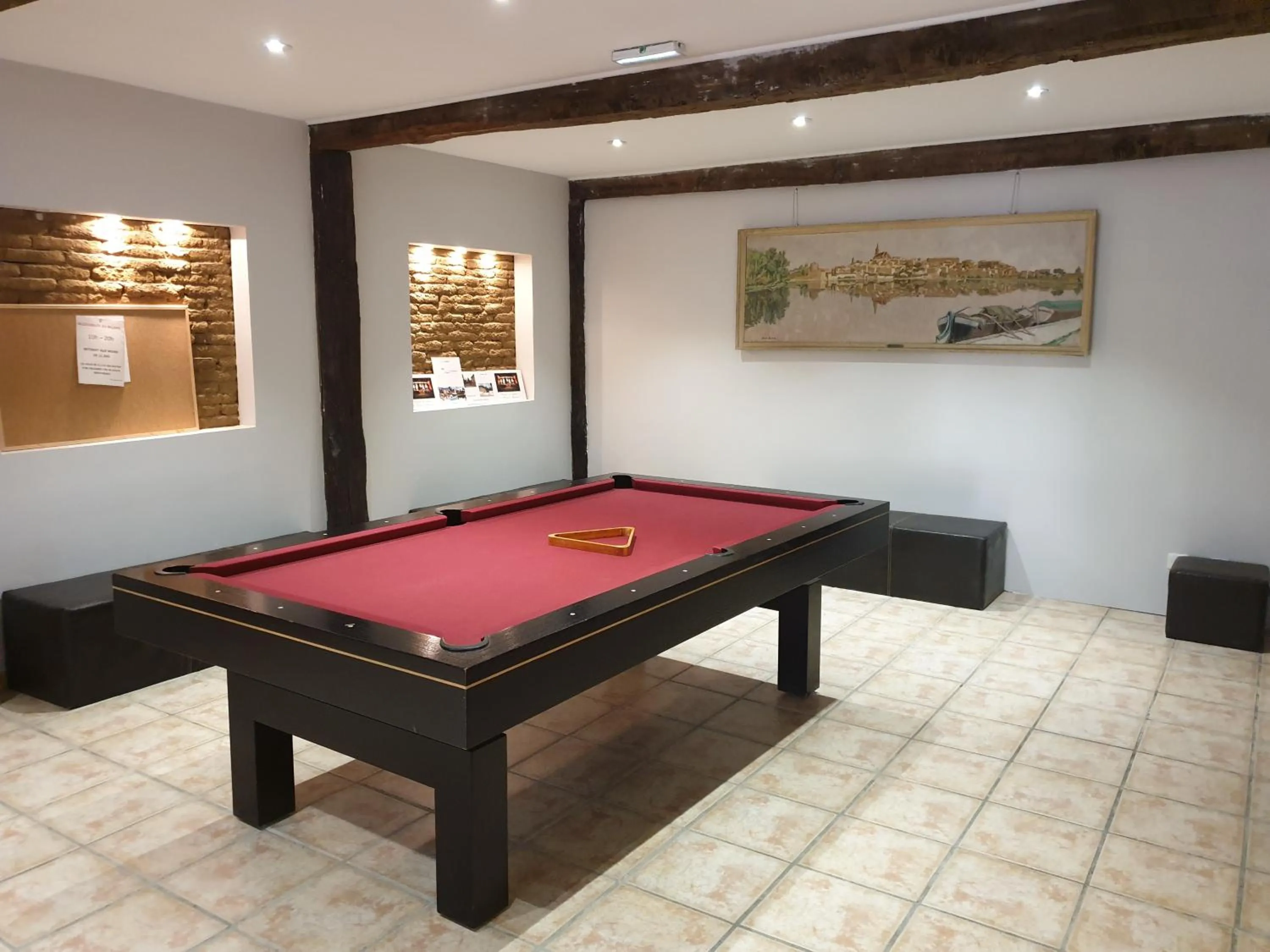 Billiard in Logis Domaine de Peyrolade