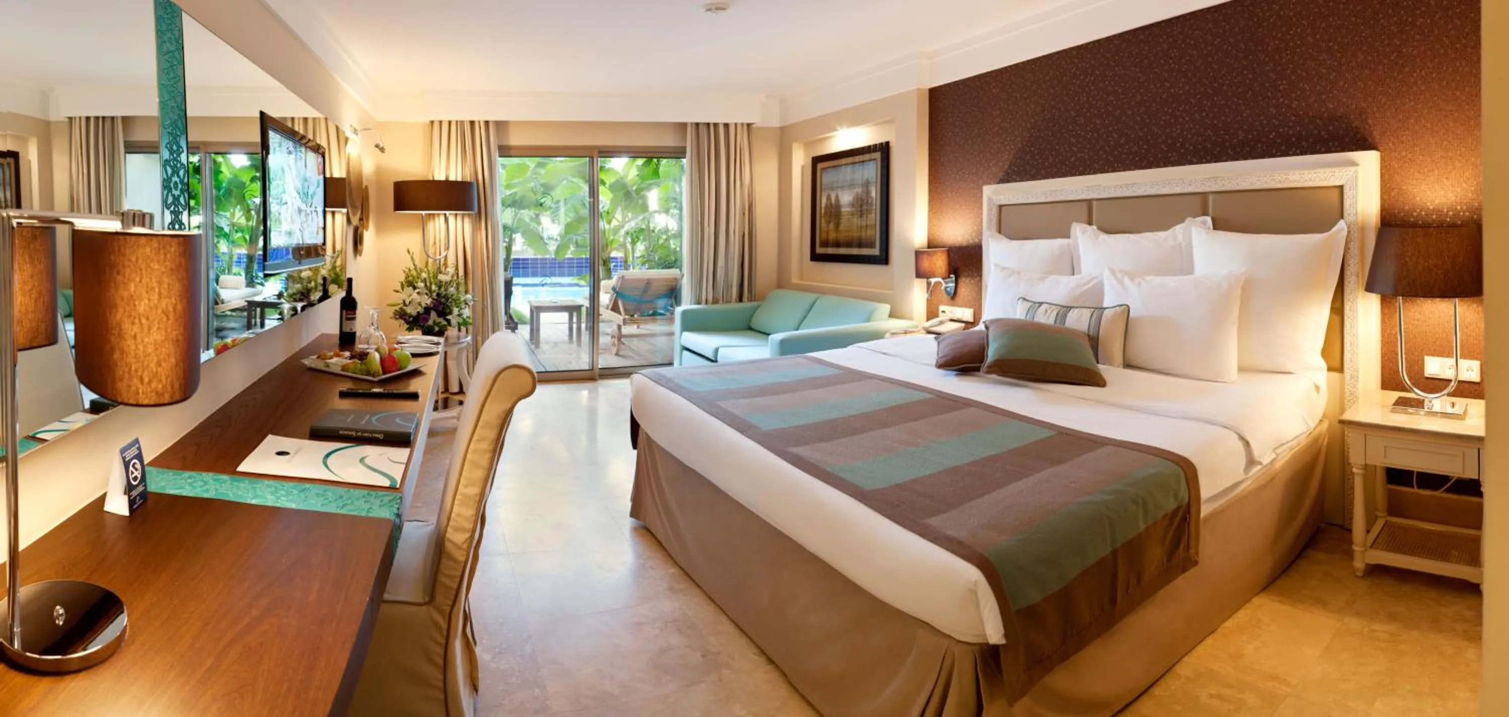 View (from property/room), Bed in Paloma Pasha