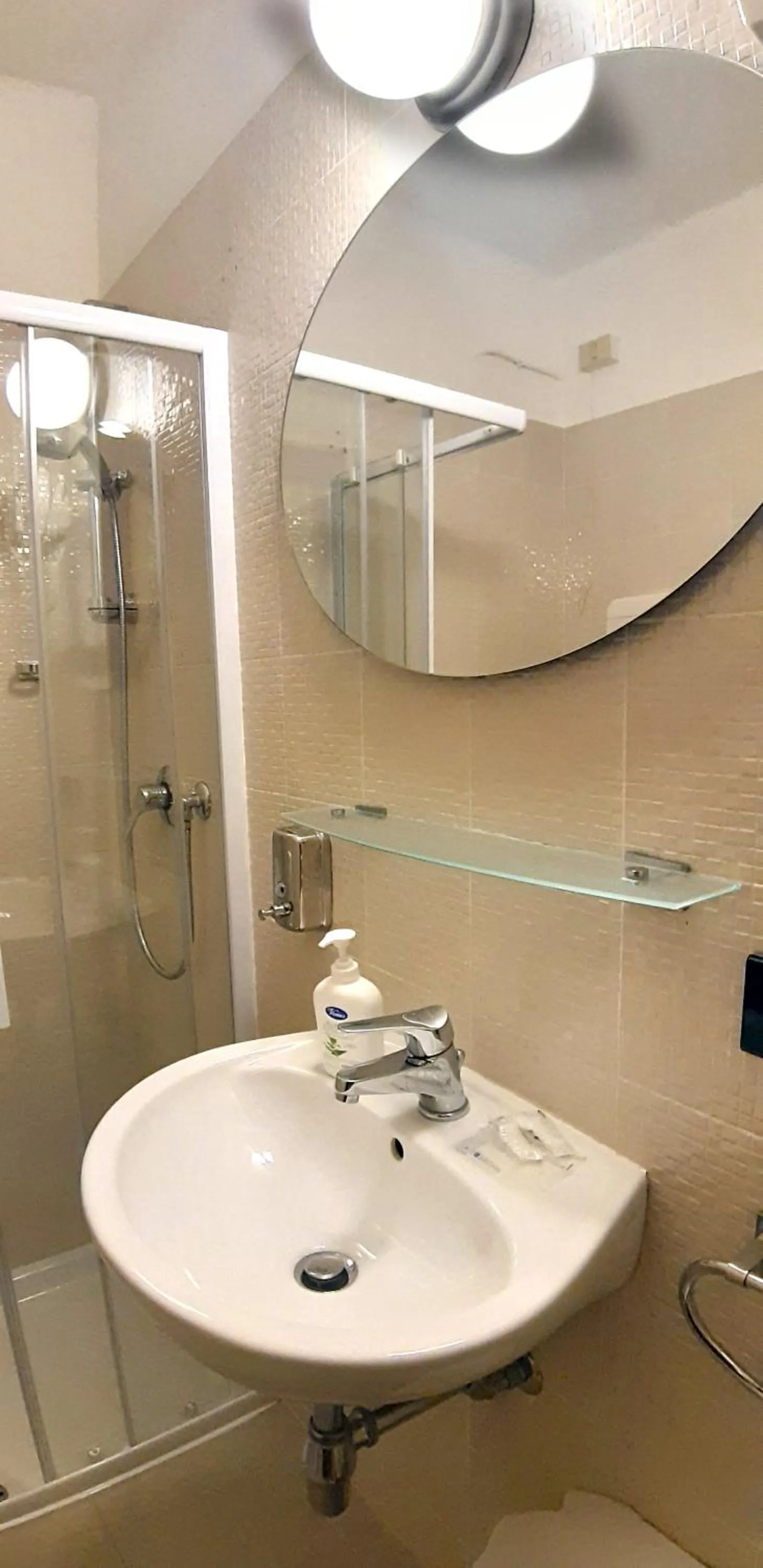 Bathroom in Hotel Provenza