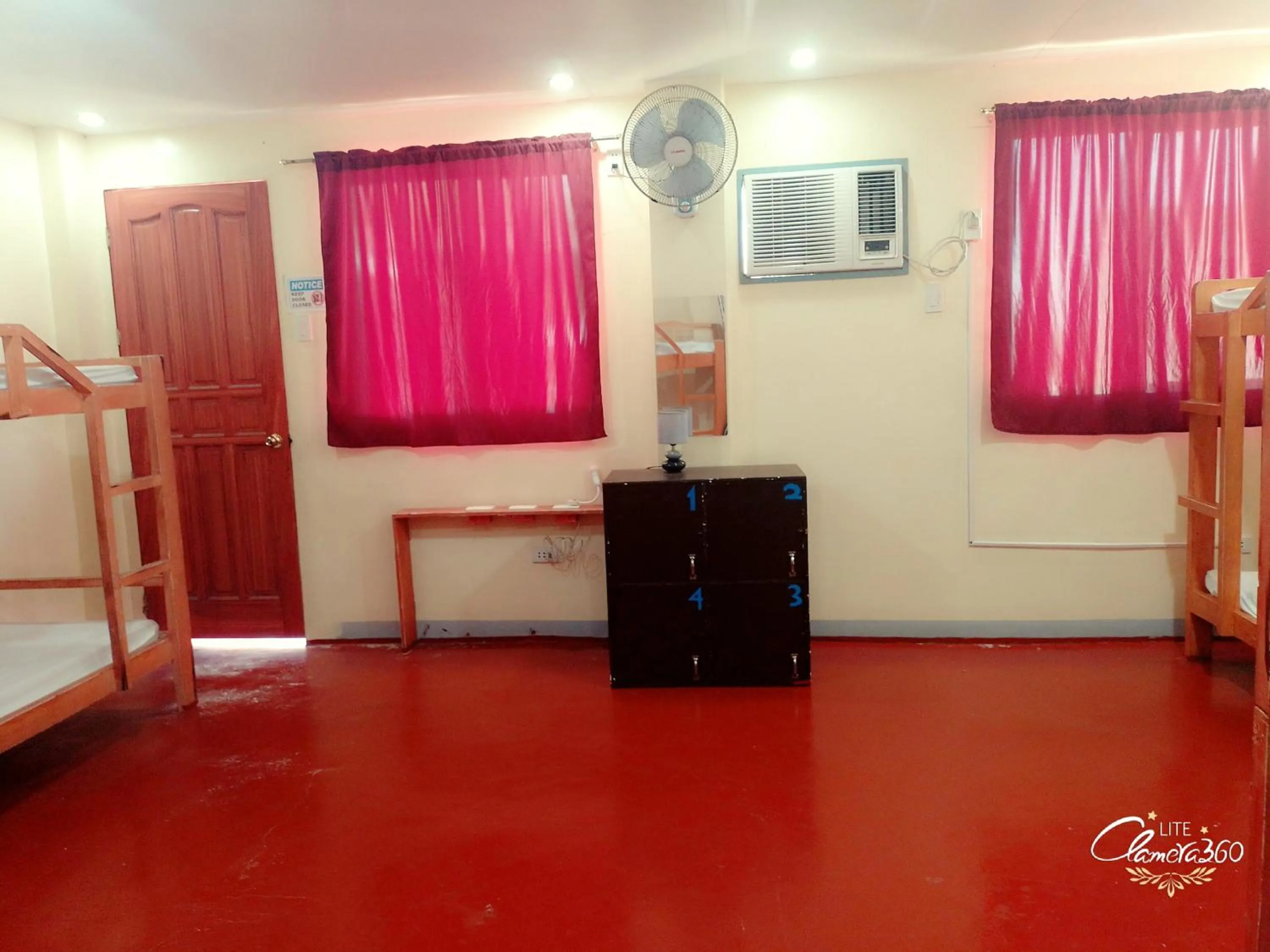 Bed in Angler's Hub & Resort Oslob