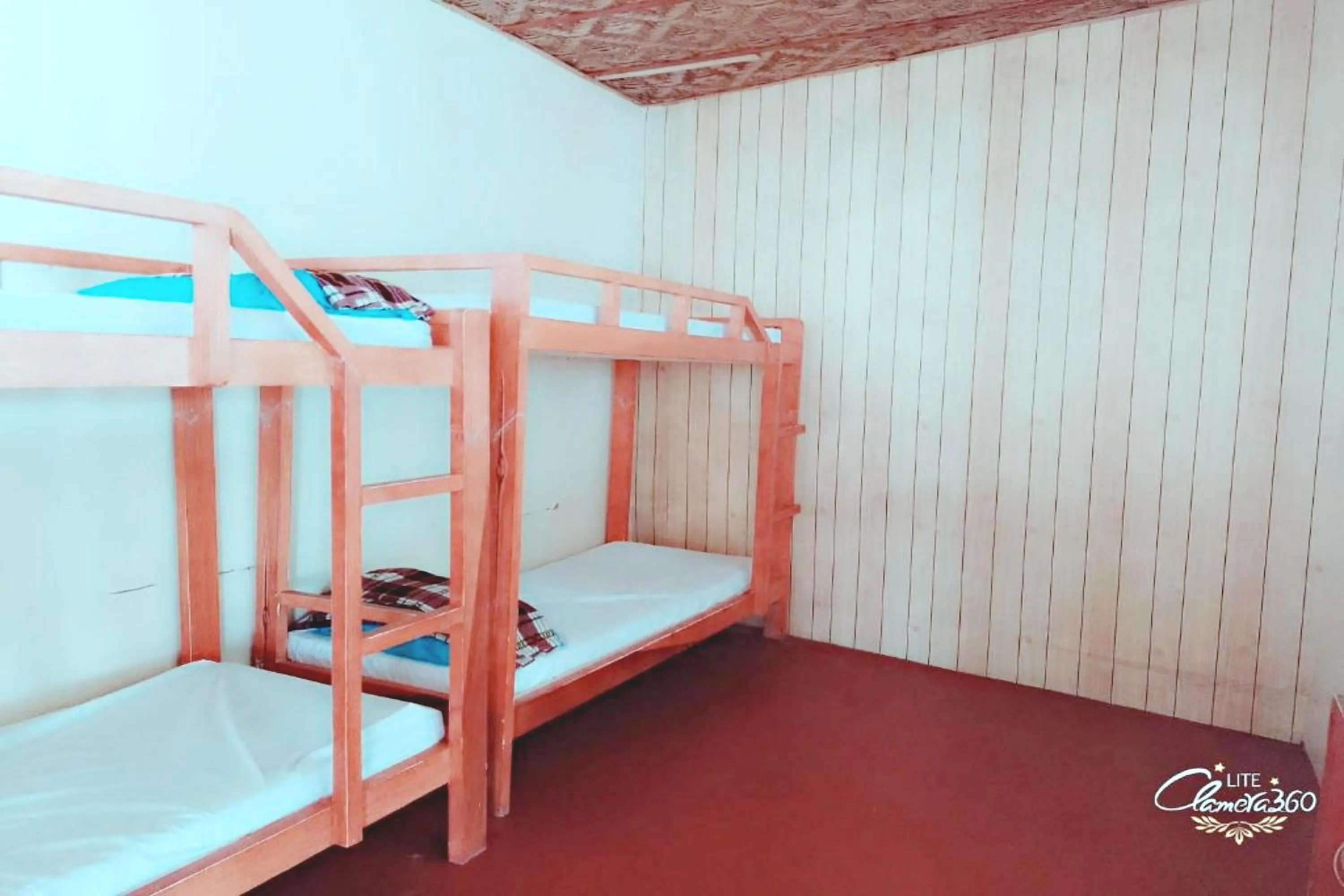 Bed in Angler's Hub & Resort Oslob