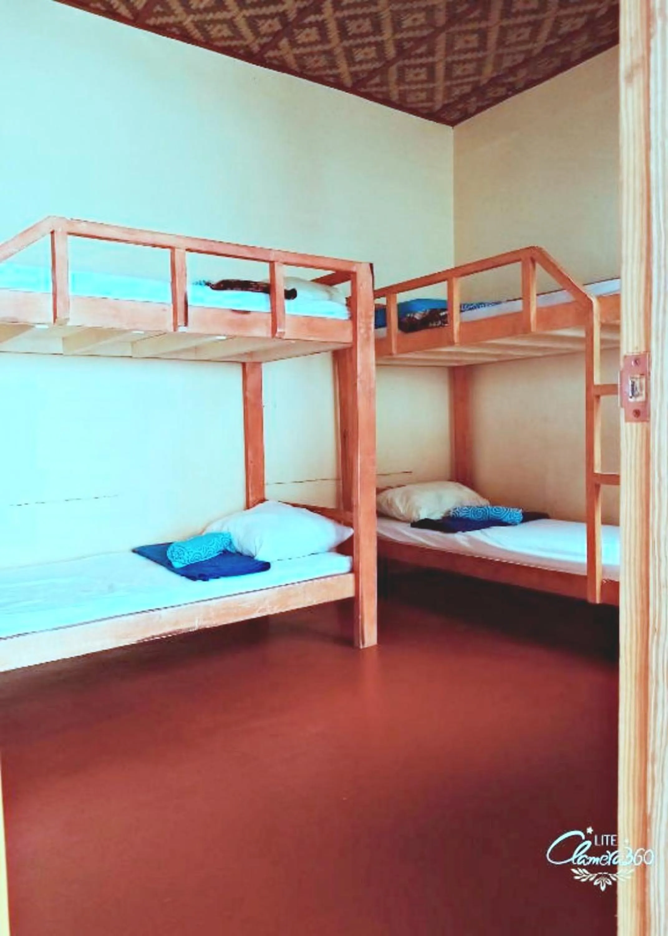 Bed in Angler's Hub & Resort Oslob