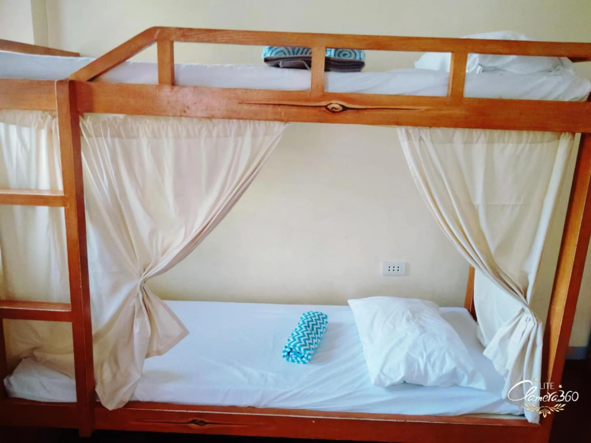 Bed in Angler's Hub & Resort Oslob