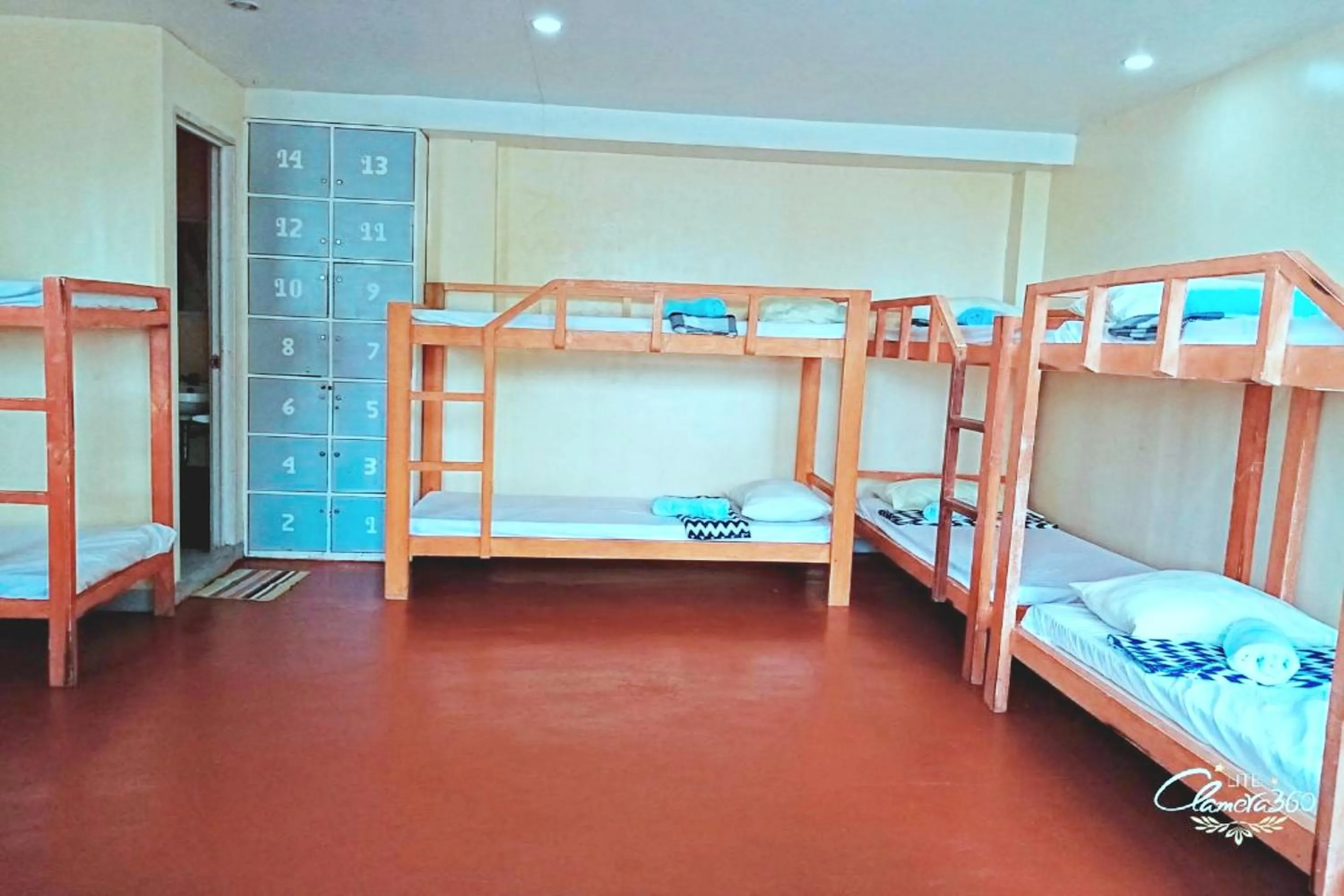 Bed in Angler's Hub & Resort Oslob