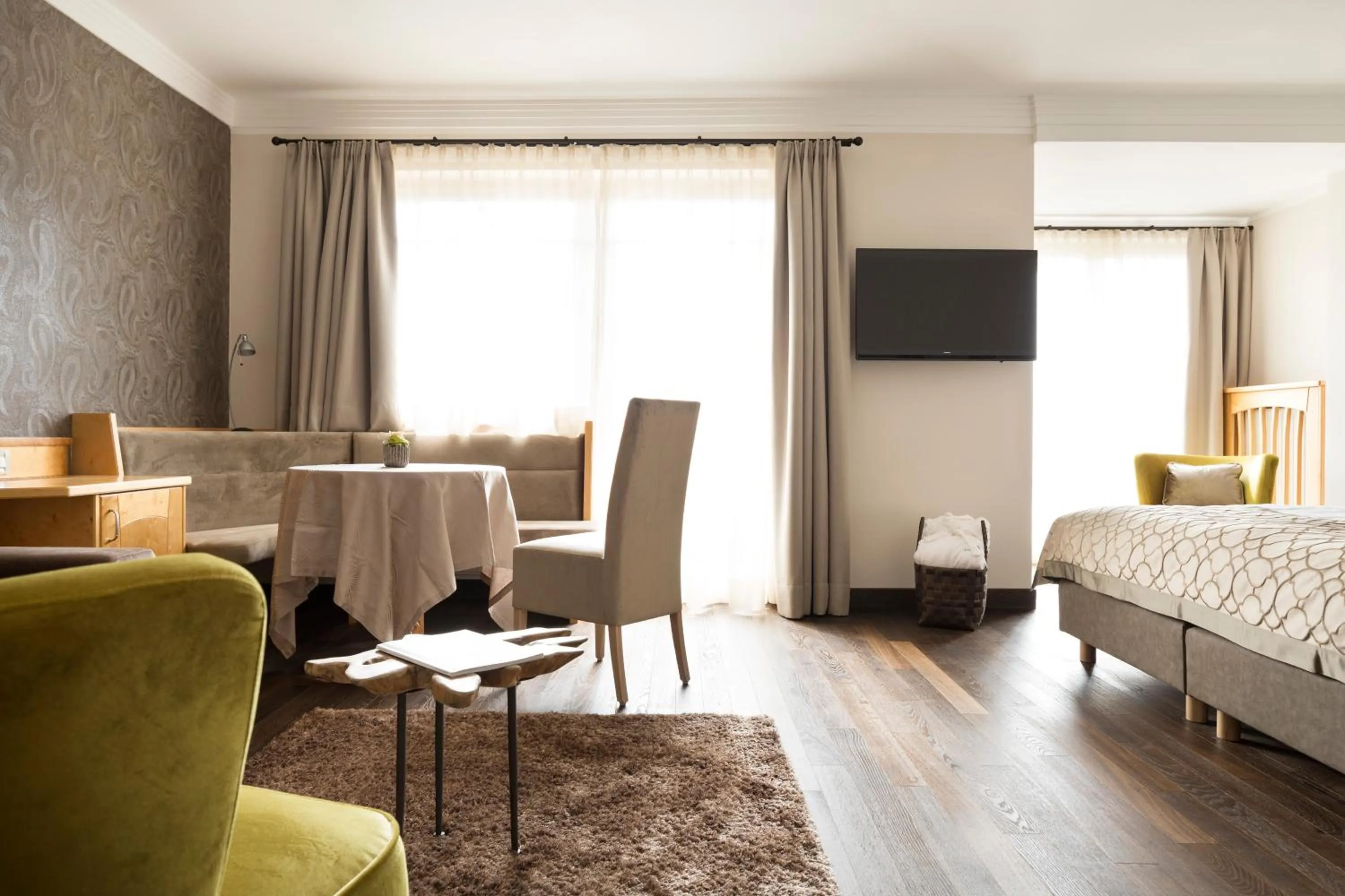 Photo of the whole room, Bed in Hotel Burggräflerhof