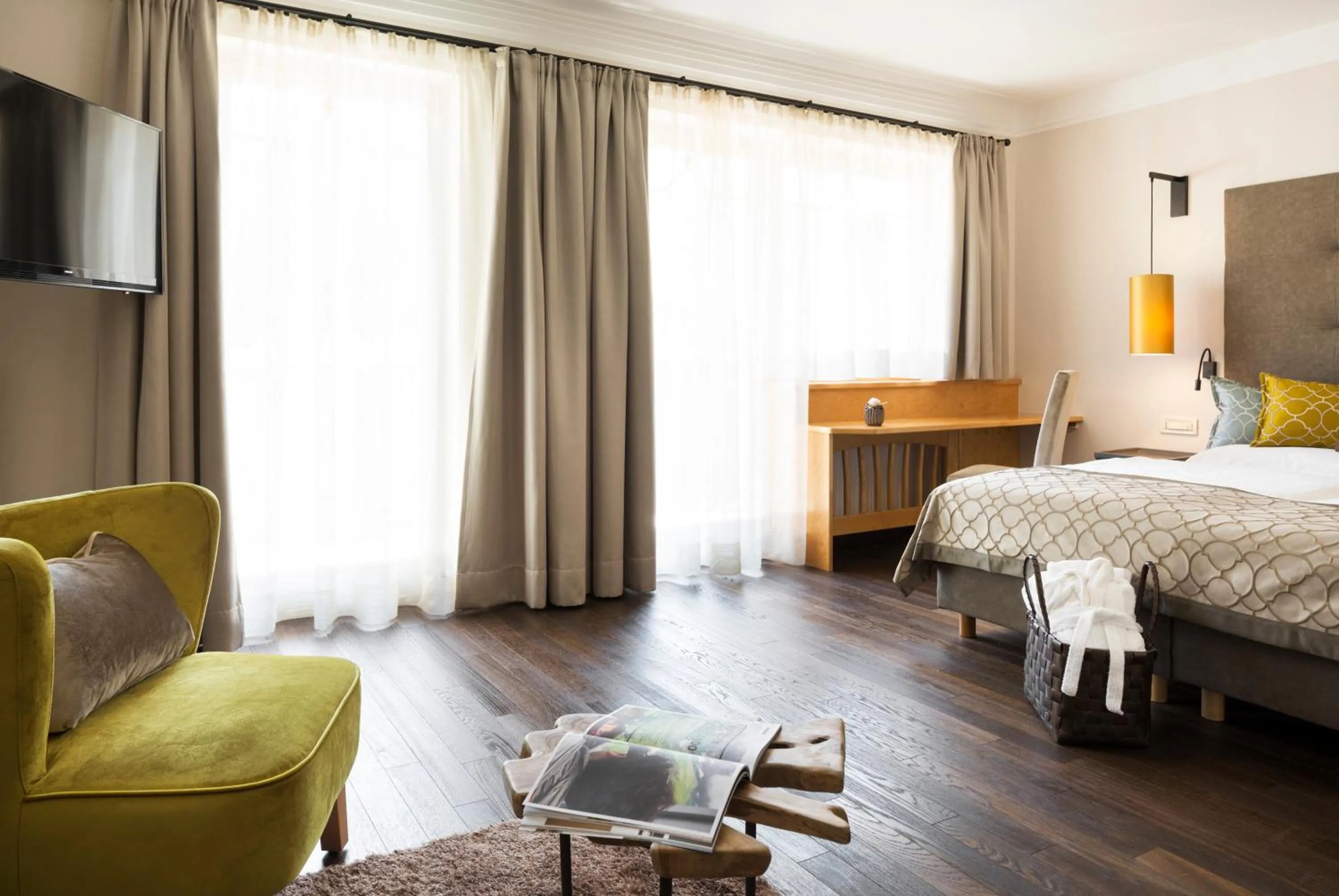 Photo of the whole room, Bed in Hotel Burggräflerhof