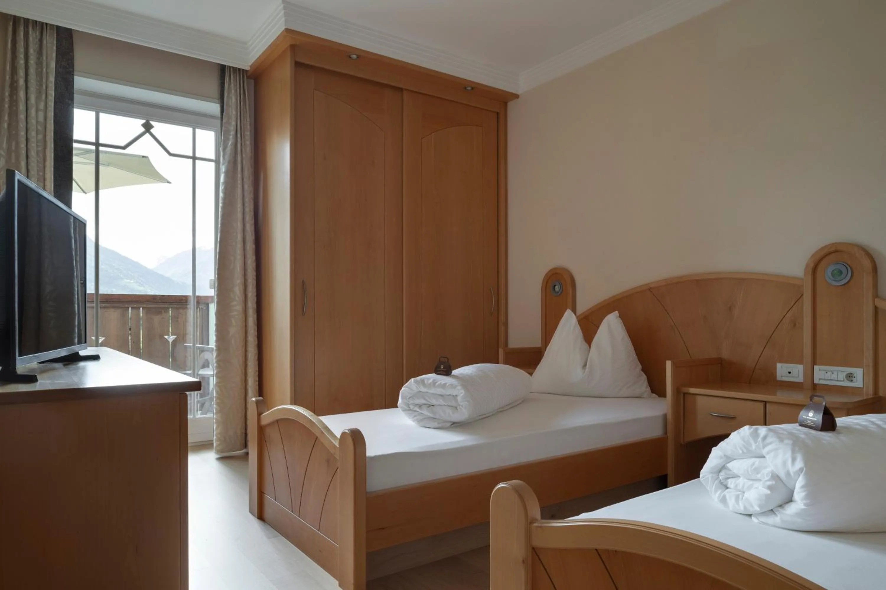 Bedroom, Bed in Hotel Burggräflerhof