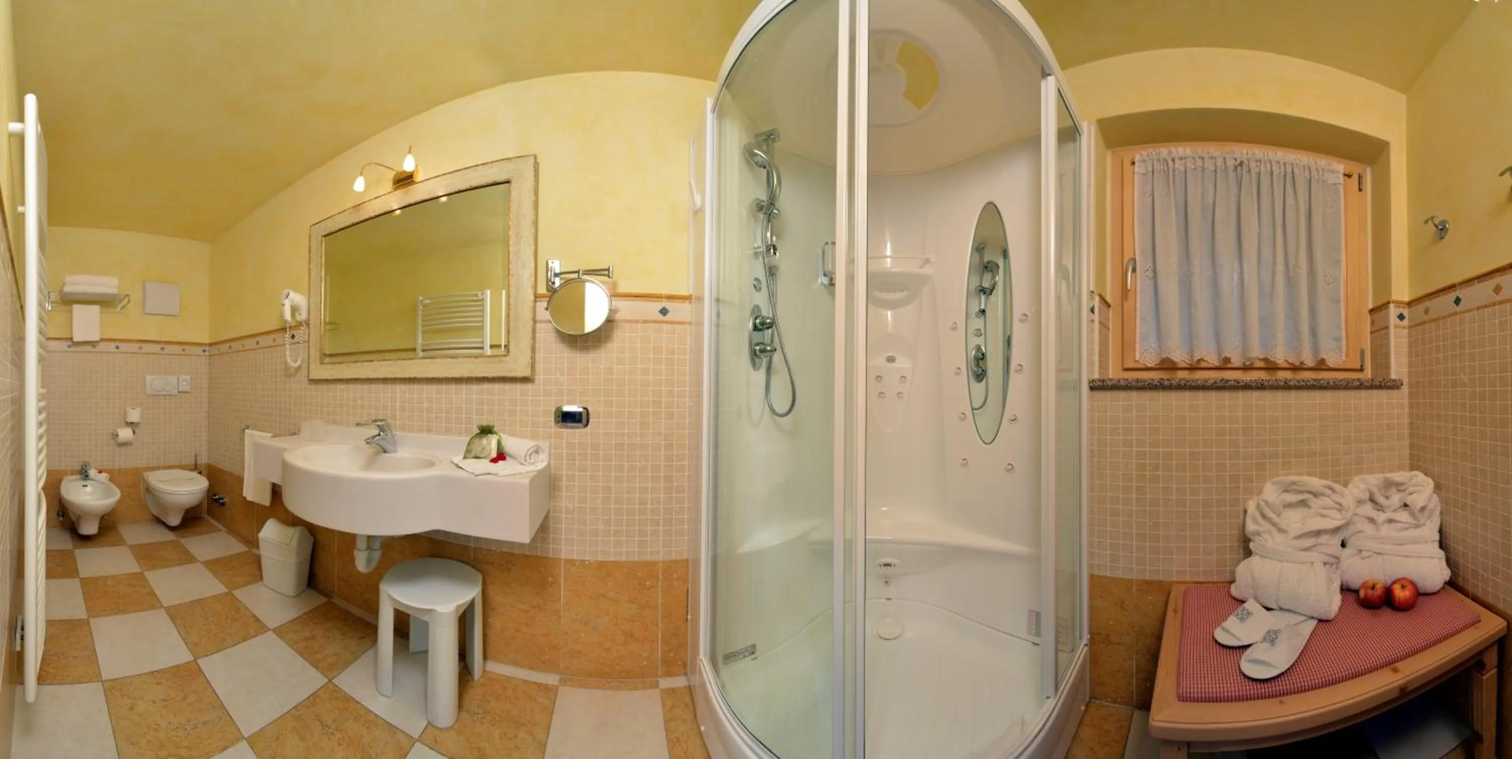 Shower in Hotel B&B Andreas