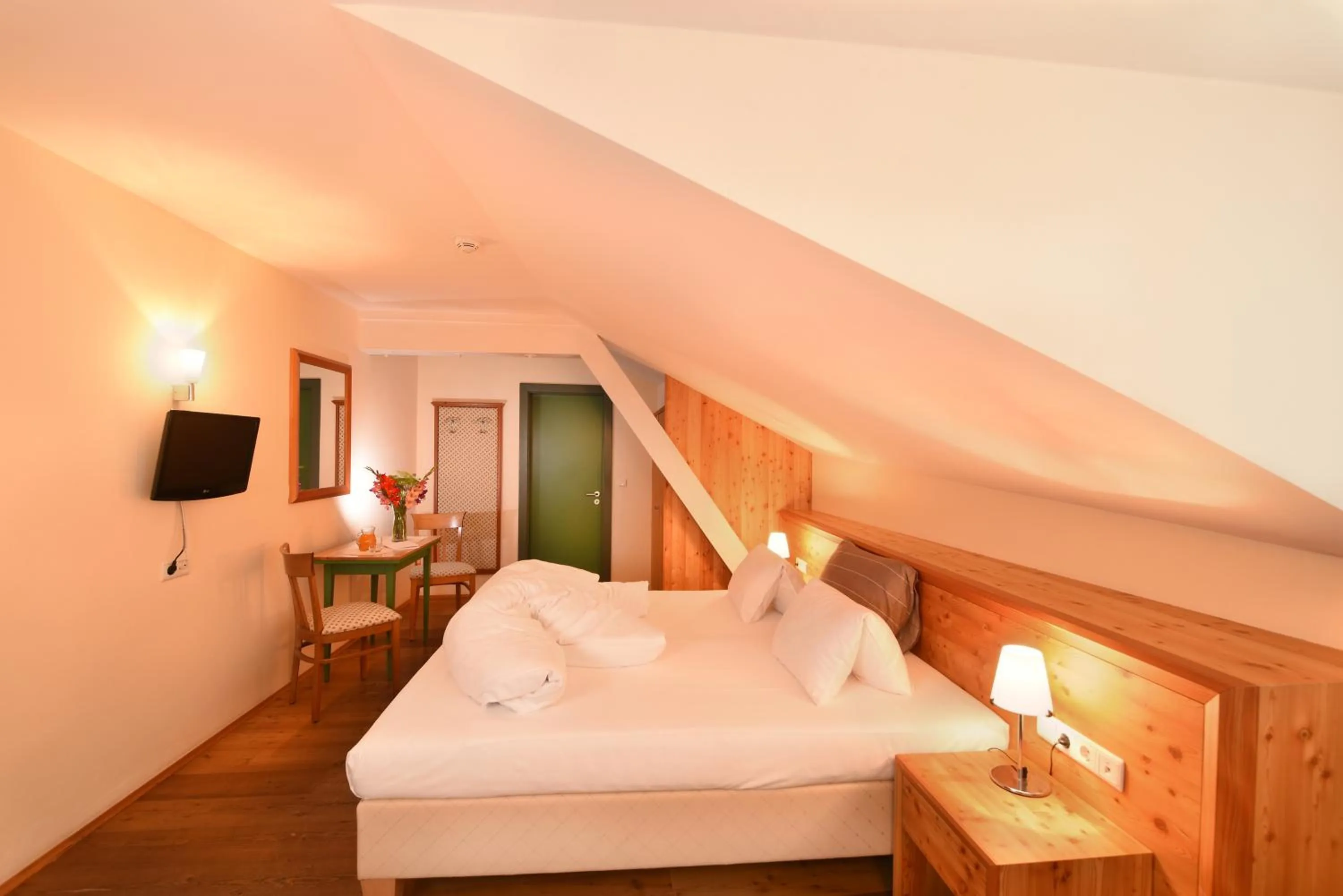 Bed in Hotel Gassenwirt