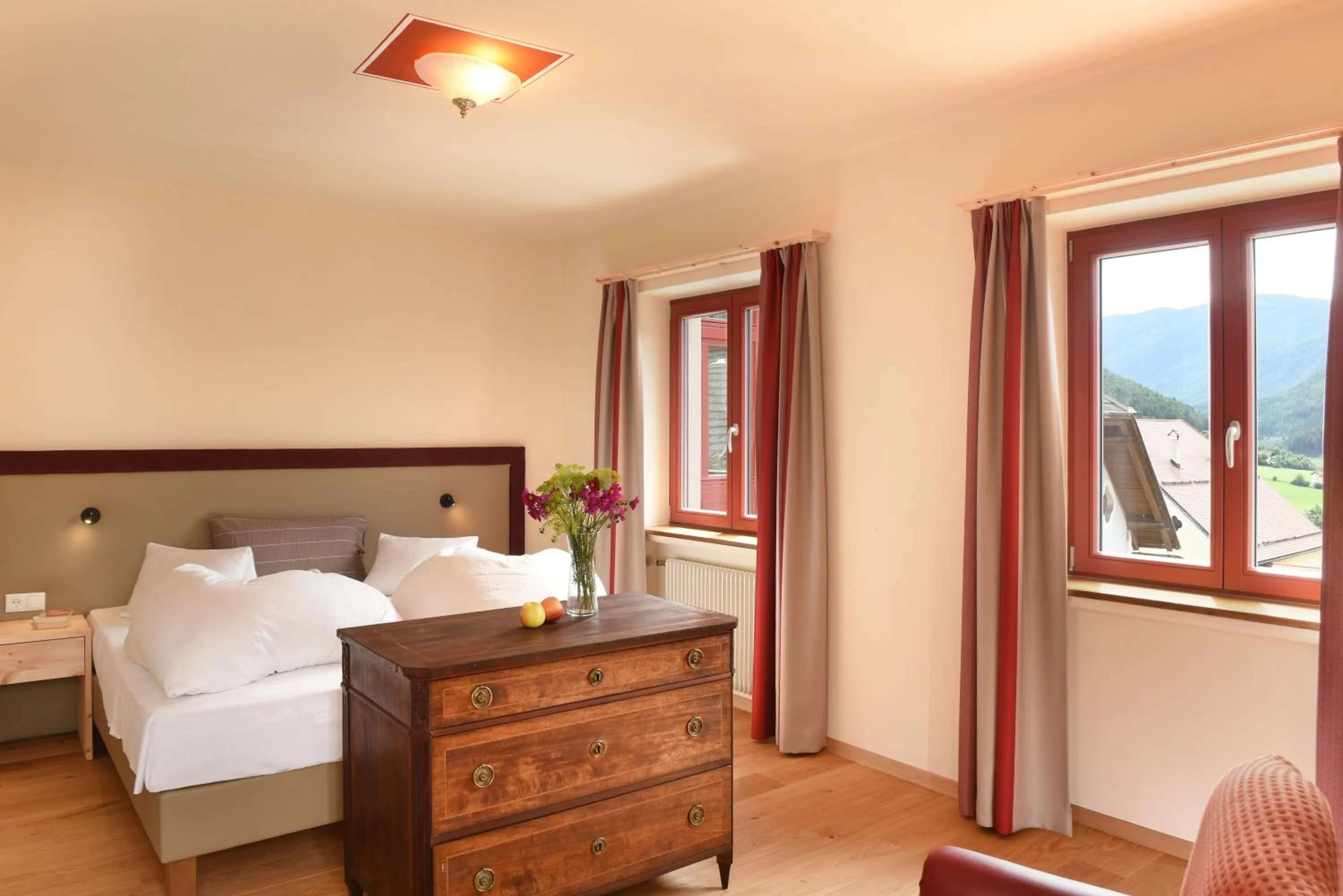 Bedroom, Bed in Hotel Gassenwirt