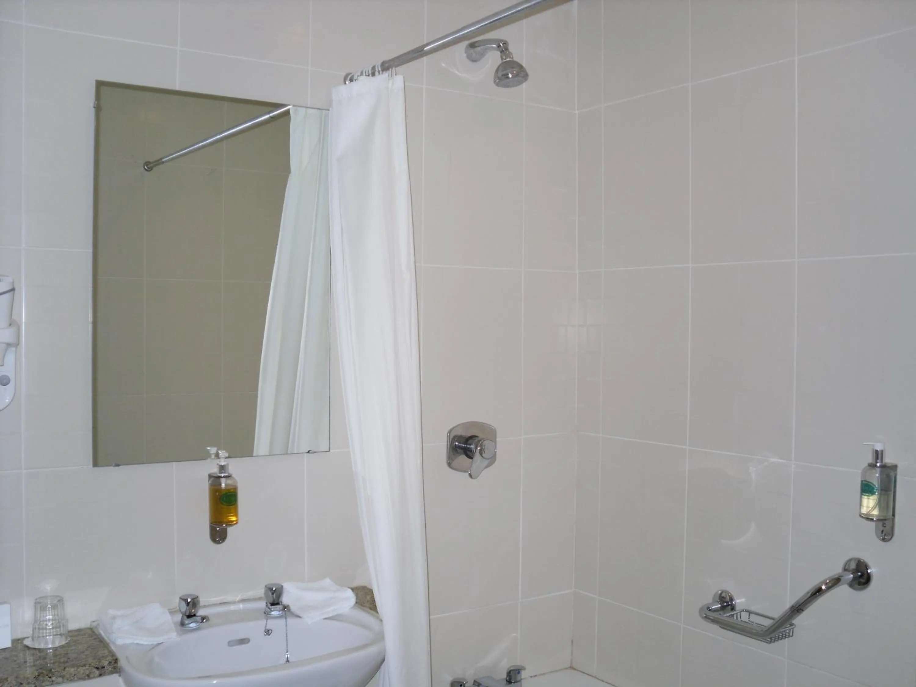 Bathroom in The Horse and Hound Hotel