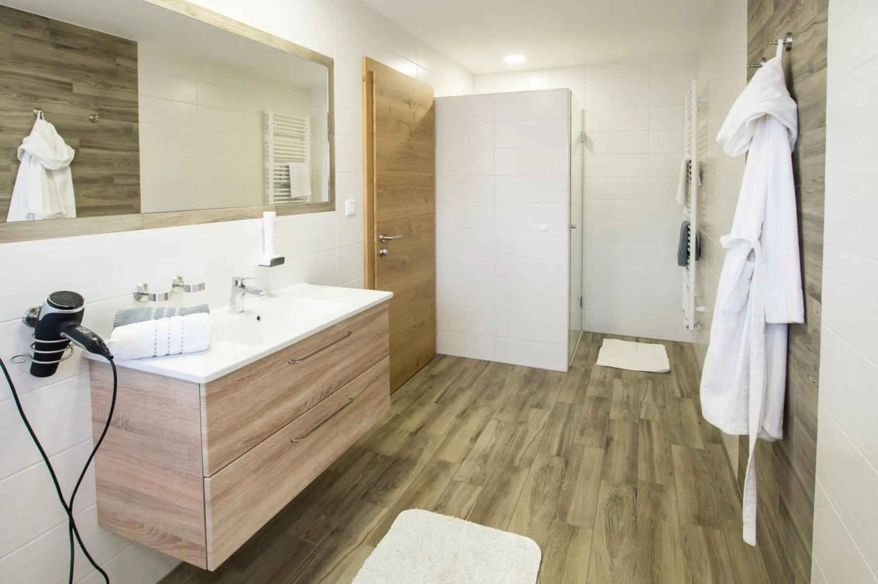 Shower in Ferienhof HINTERSTRASSER