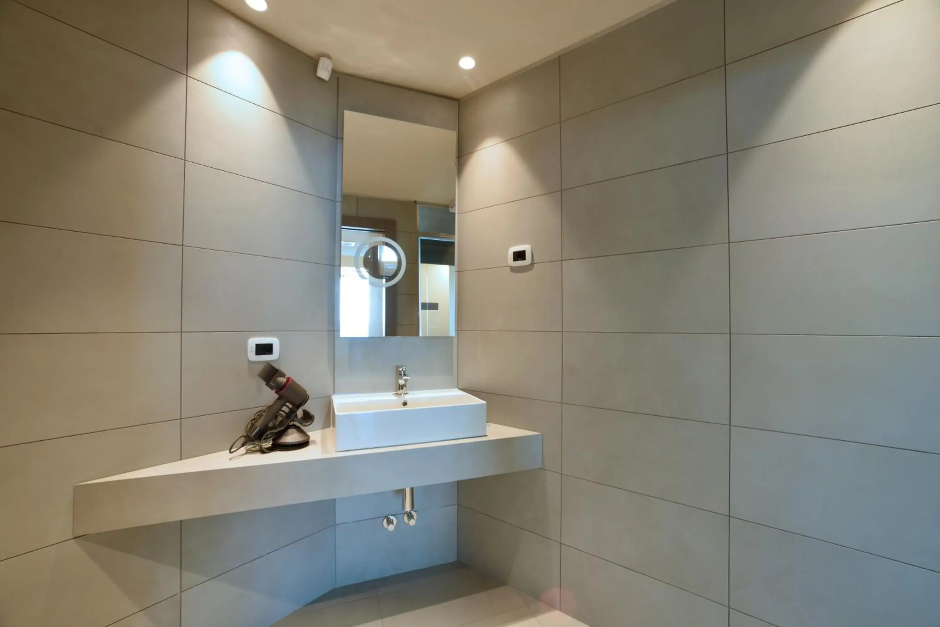 Deluxe Family Room in Hotel Le Roi Deluxe Family Room in Hotel Le Roi