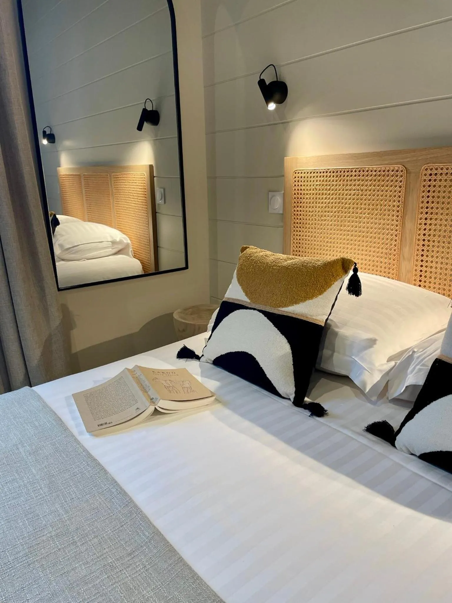 Bed in Hôtel Les Costans, The Originals Relais