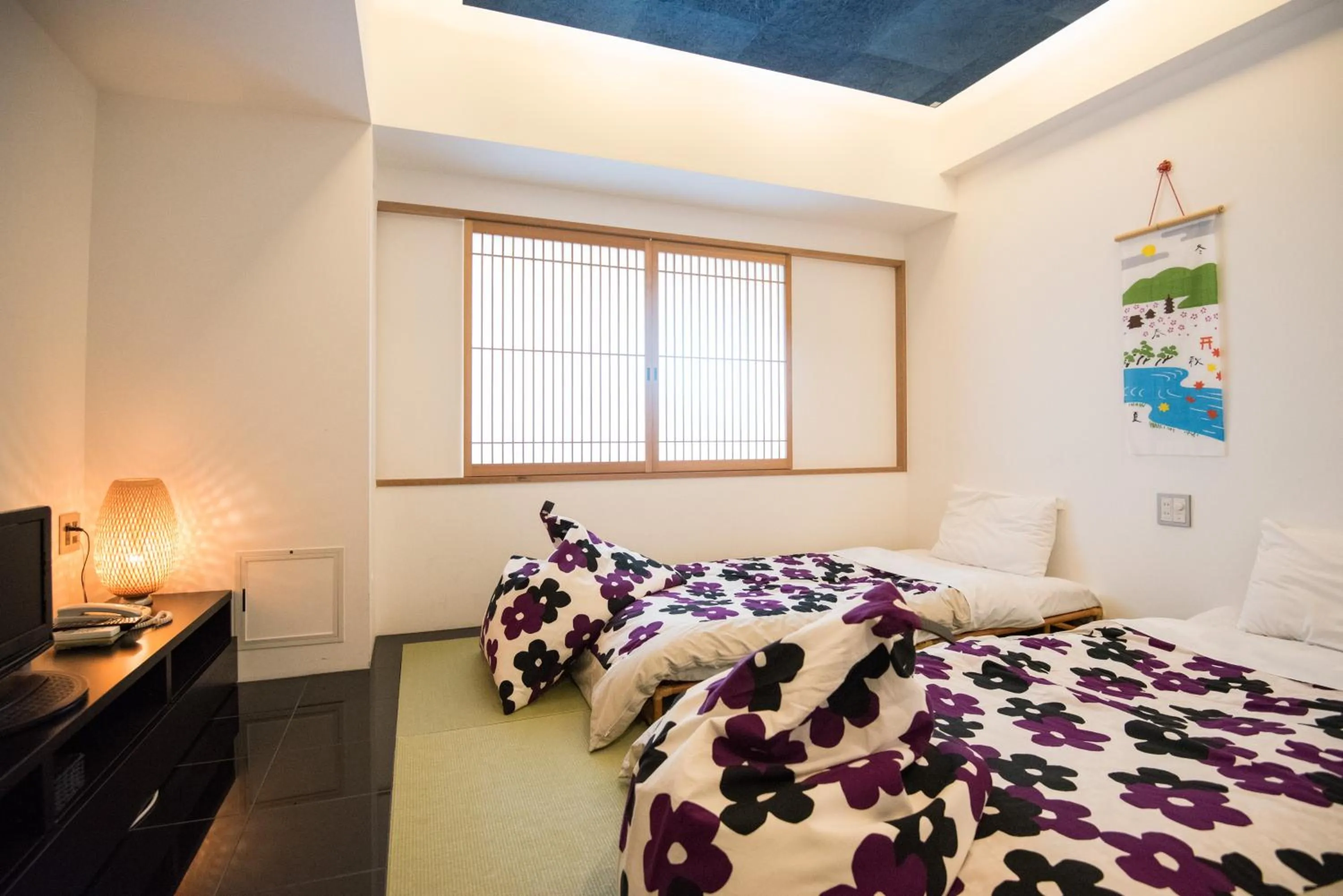 Bedroom, Bed in Kyoto Travellers Inn