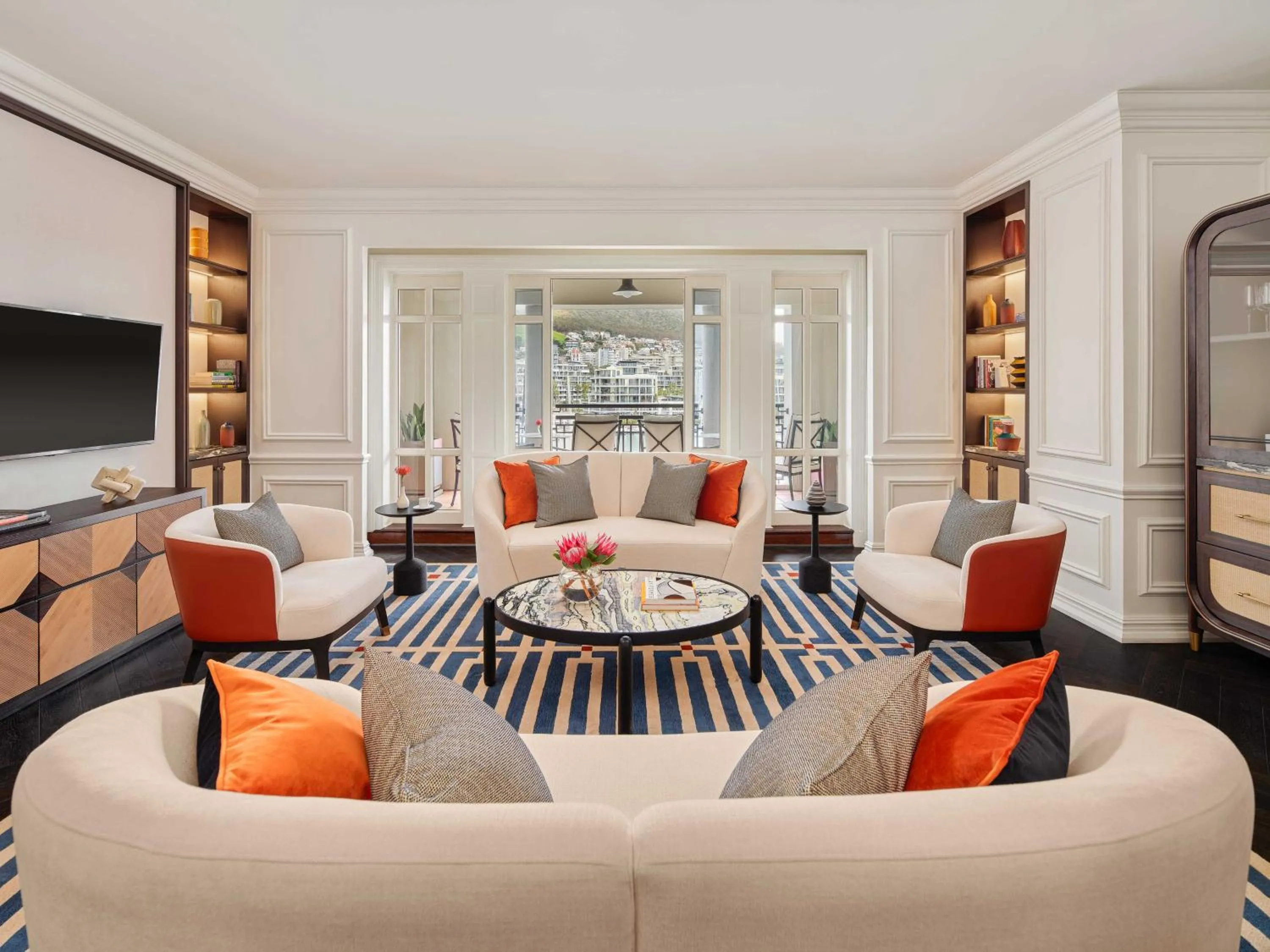 Lounge or bar in Cape Grace, A Fairmont Managed Hotel