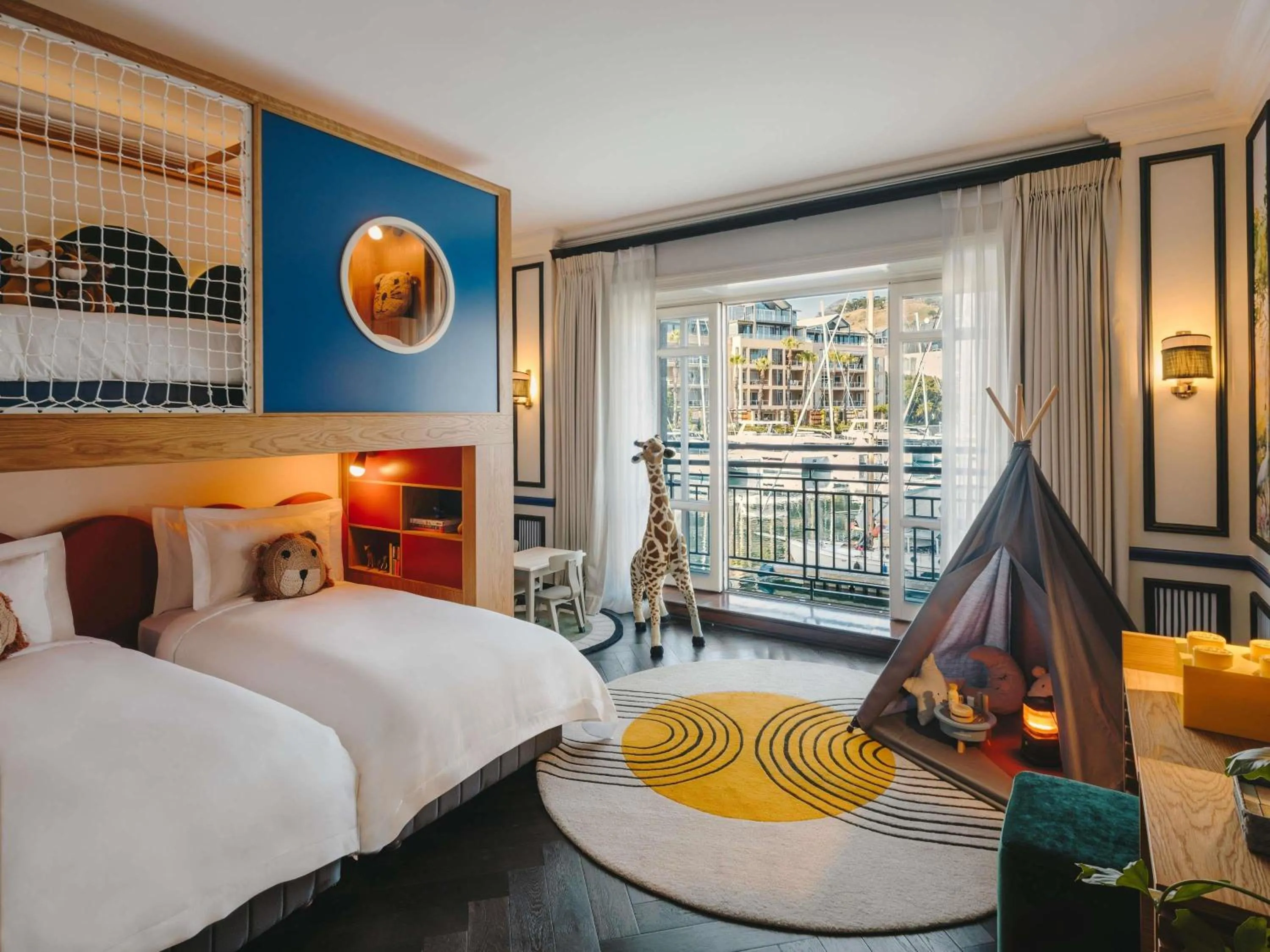 Bedroom, Bed in Cape Grace, A Fairmont Managed Hotel