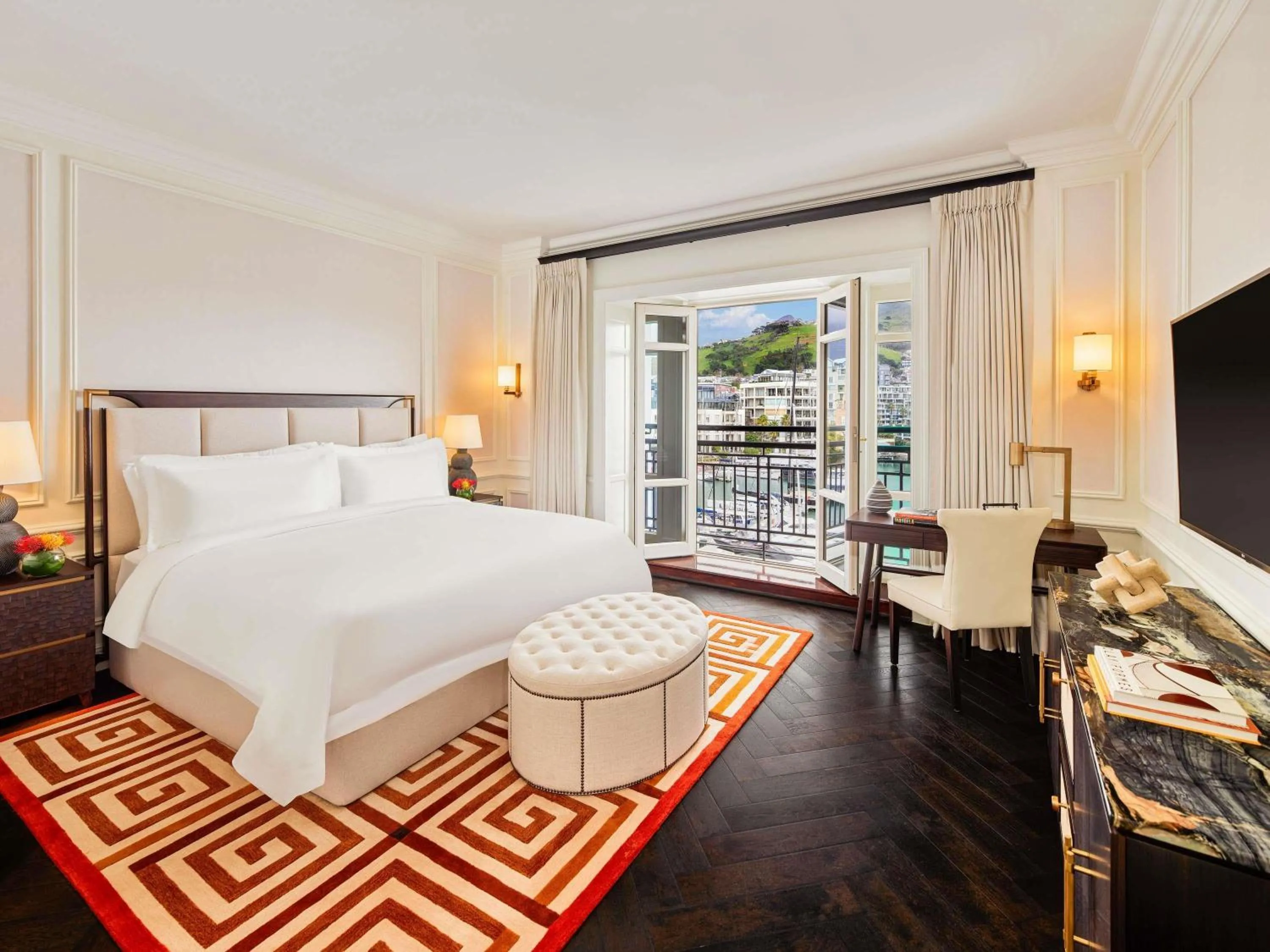 Bedroom, Bed in Cape Grace, A Fairmont Managed Hotel