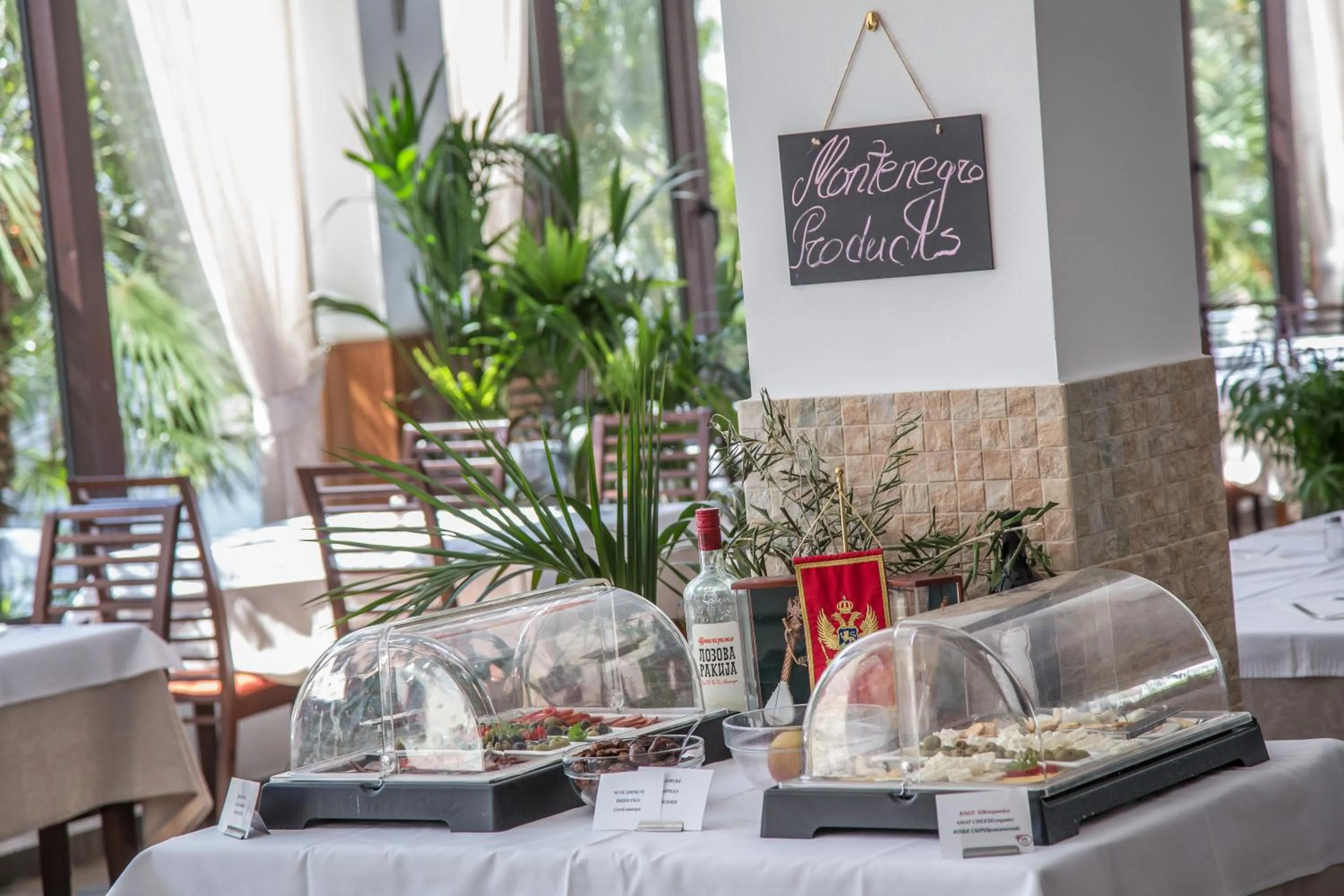 Restaurant/places to eat in Hotel Aleksandar