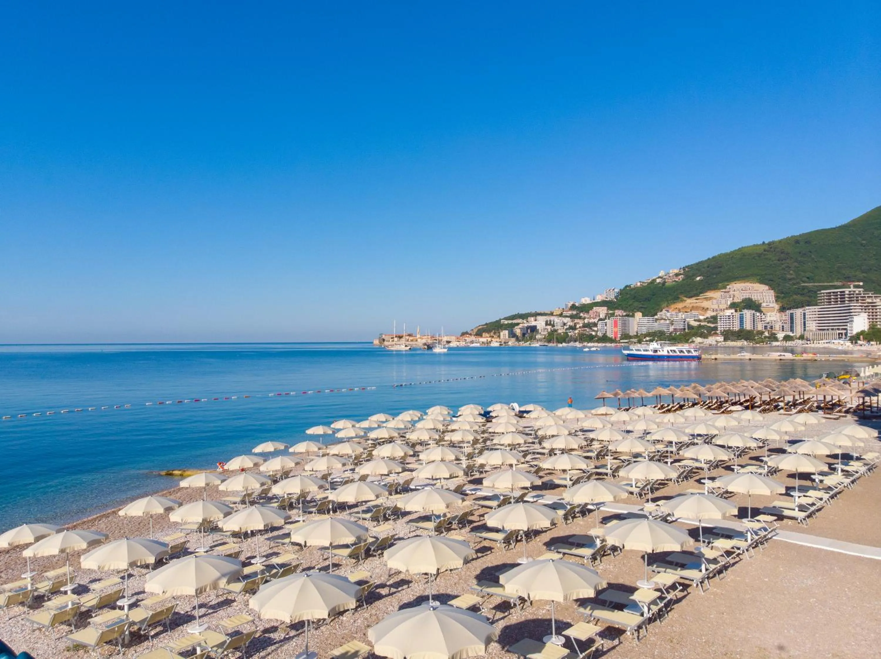 Beach in Hotel Aleksandar
